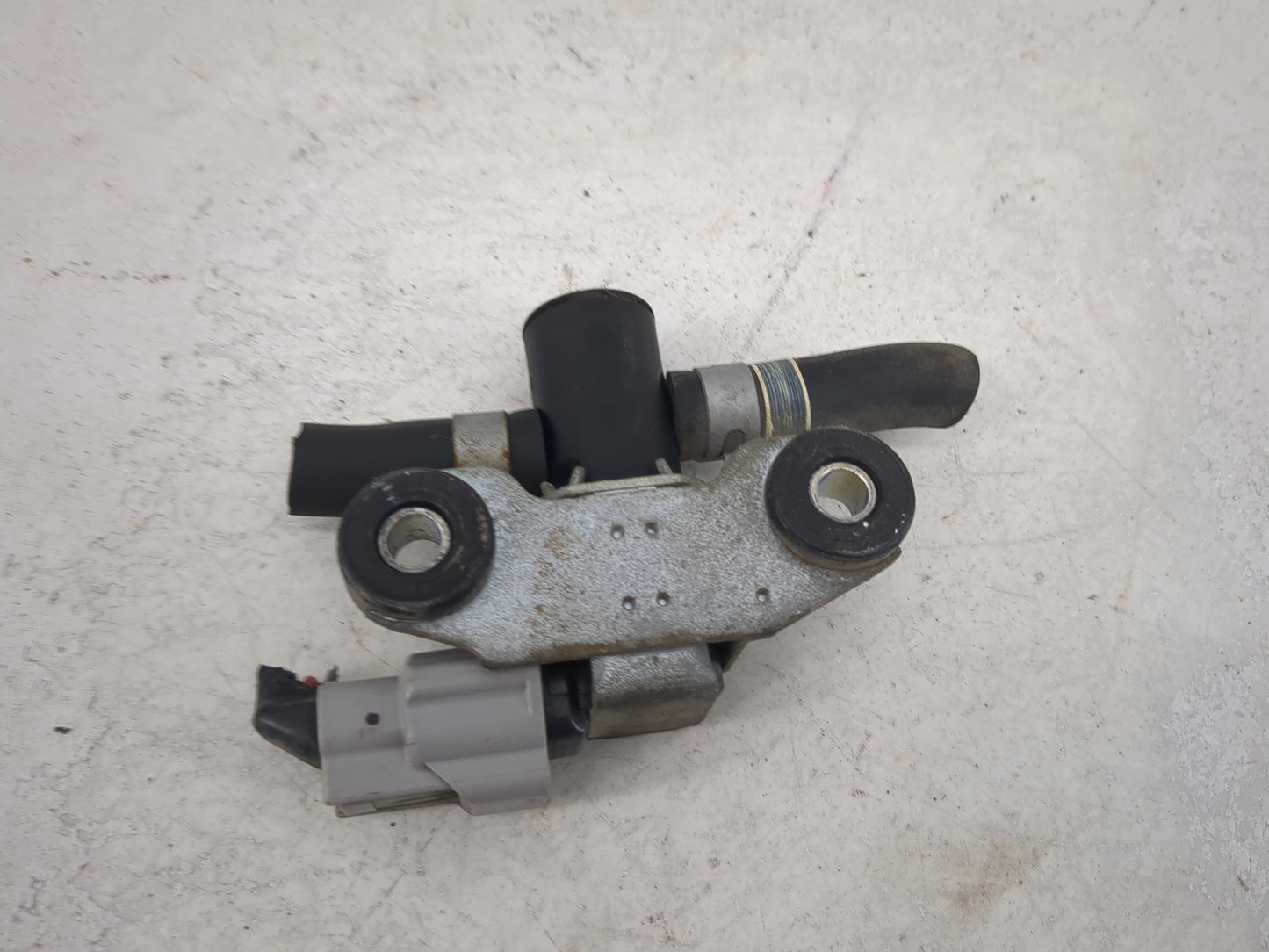 2008-2013 Infiniti G37 Mass Air Flow Meter Maf 1489942 - Oemusedautoparts1.com
