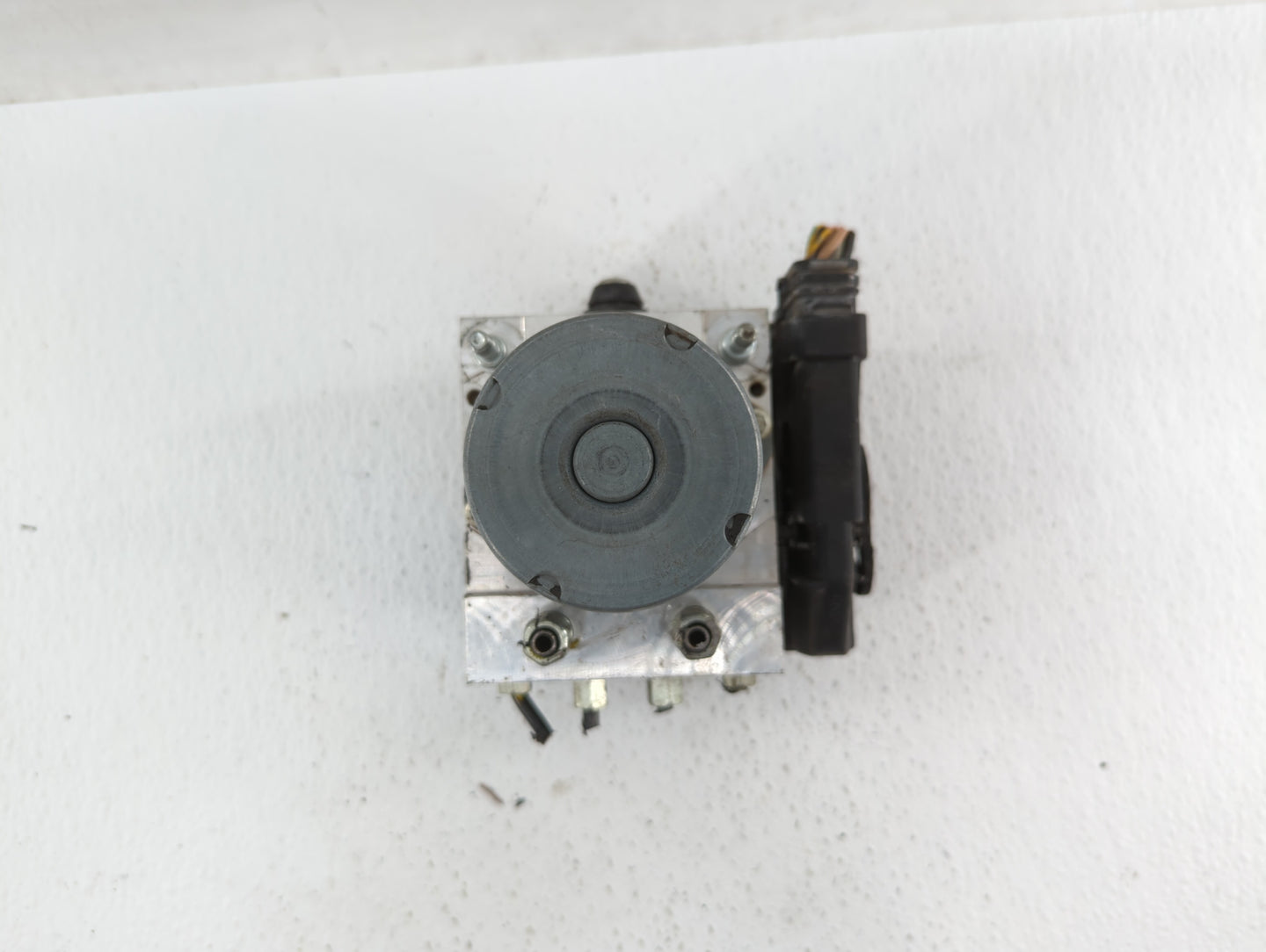 2009-2010 Infiniti G37 ABS Pump Control Module Replacement P/N:47660 1NF0C 47660 1NC0C Fits Fits 2009 2010 OEM Used Auto Par