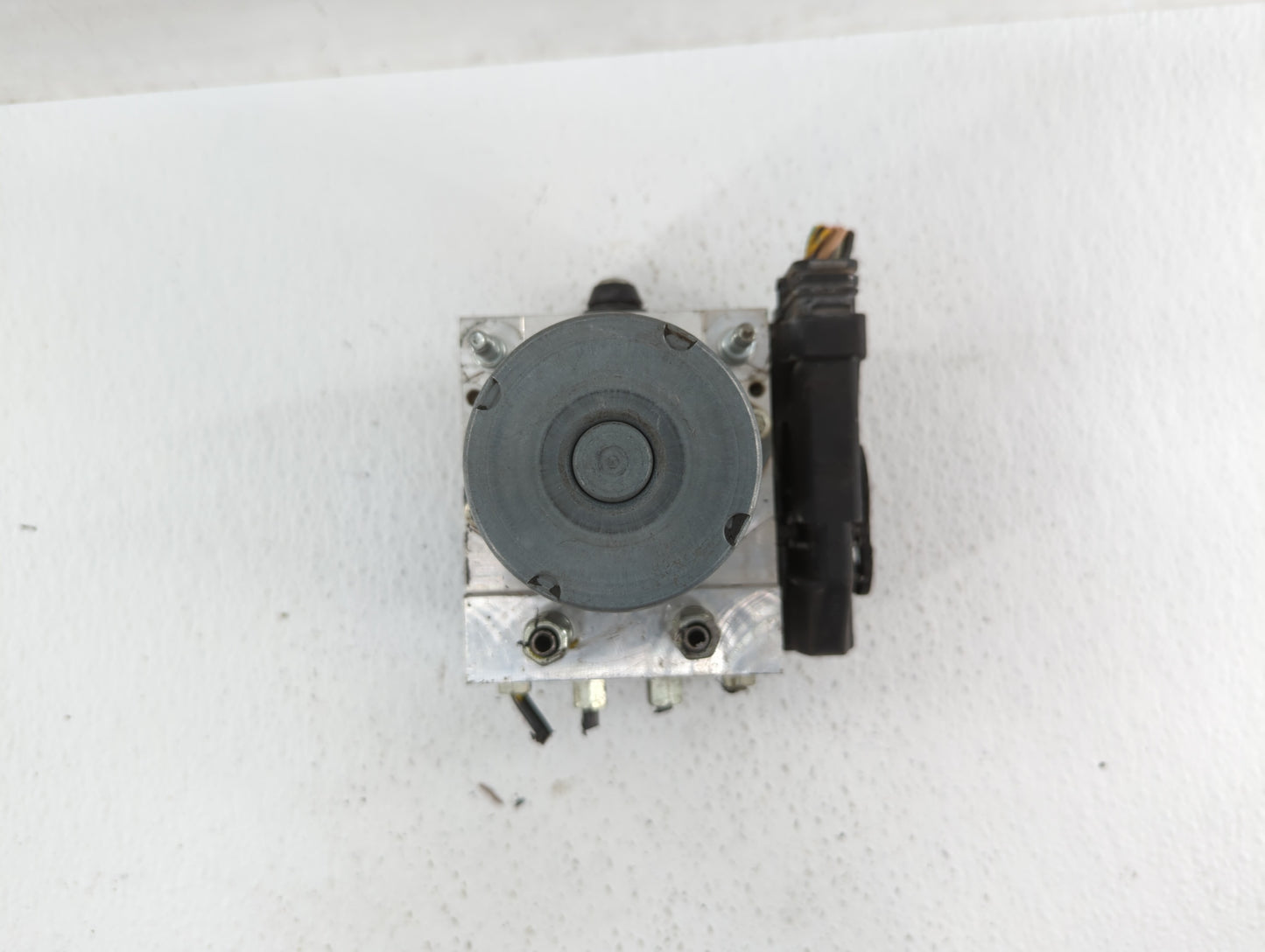 2009-2010 Infiniti G37 ABS Pump Control Module Replacement P/N:47660 1NF0C 47660 1NC0C Fits Fits 2009 2010 OEM Used Auto Par
