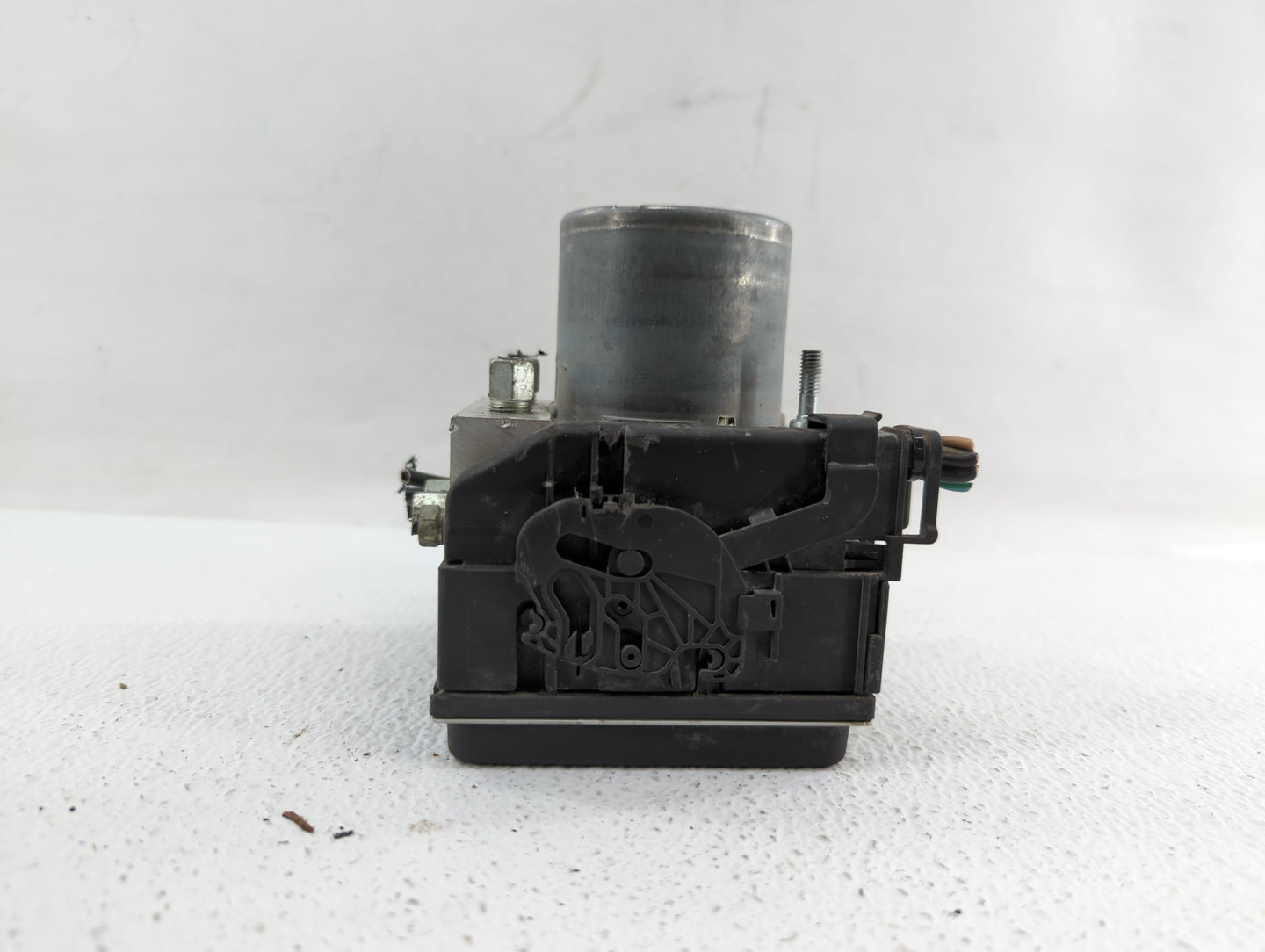 2009-2010 Infiniti G37 ABS Pump Control Module Replacement P/N:47660 1NF0C 47660 1NC0C Fits Fits 2009 2010 OEM Used Auto Par