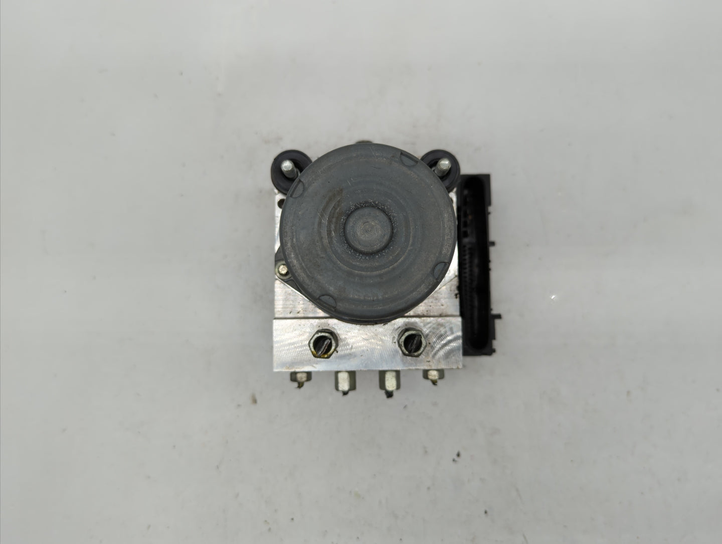2009-2010 Infiniti G37 ABS Pump Control Module Replacement P/N:47660 1NF0C 47660 1NC0C Fits Fits 2009 2010 OEM Used Auto Par