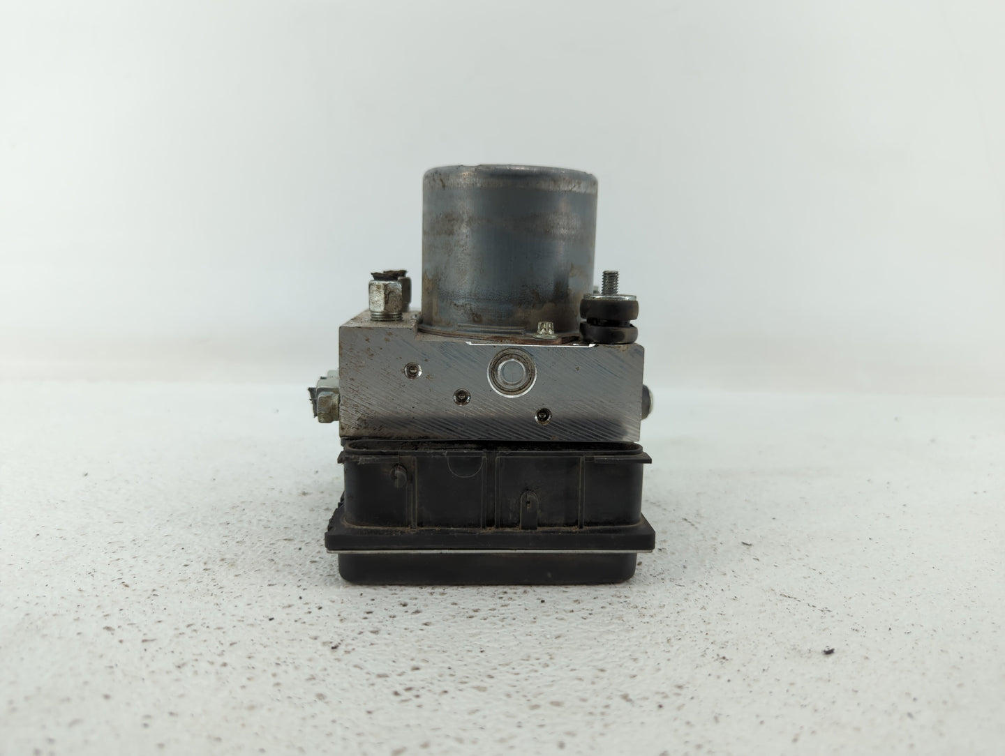2009-2010 Infiniti G37 ABS Pump Control Module Replacement P/N:47660 1ND0C 47660 1NG0A Fits Fits 2009 2010 OEM Used Auto Par