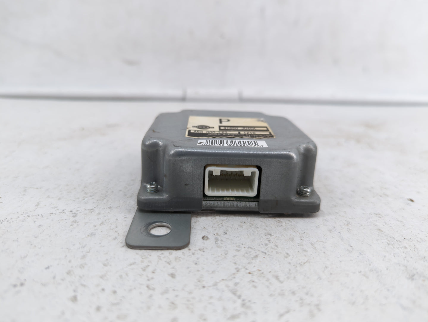 2009-2013 Infiniti G37 Chassis Control Module Ccm Bcm Body Control - Oemusedautoparts1.com