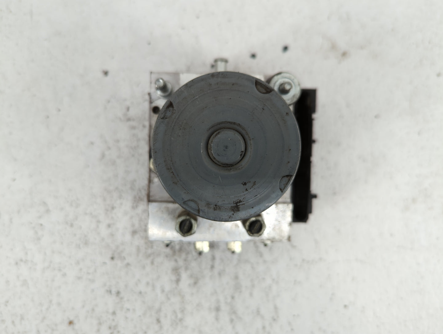 2009-2010 Infiniti G37 ABS Pump Control Module Replacement P/N:47660 1ND0C 47660 1NG0A Fits Fits 2009 2010 OEM Used Auto Par