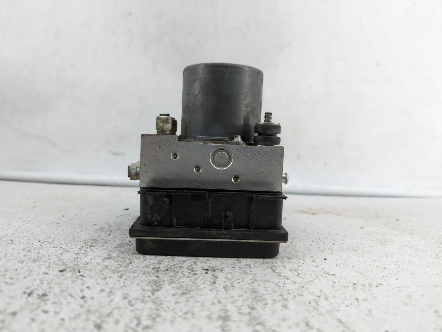 2009-2010 Infiniti G37 ABS Pump Control Module Replacement P/N:47660 1ND0C 47660 1NG0A Fits Fits 2009 2010 OEM Used Auto Par