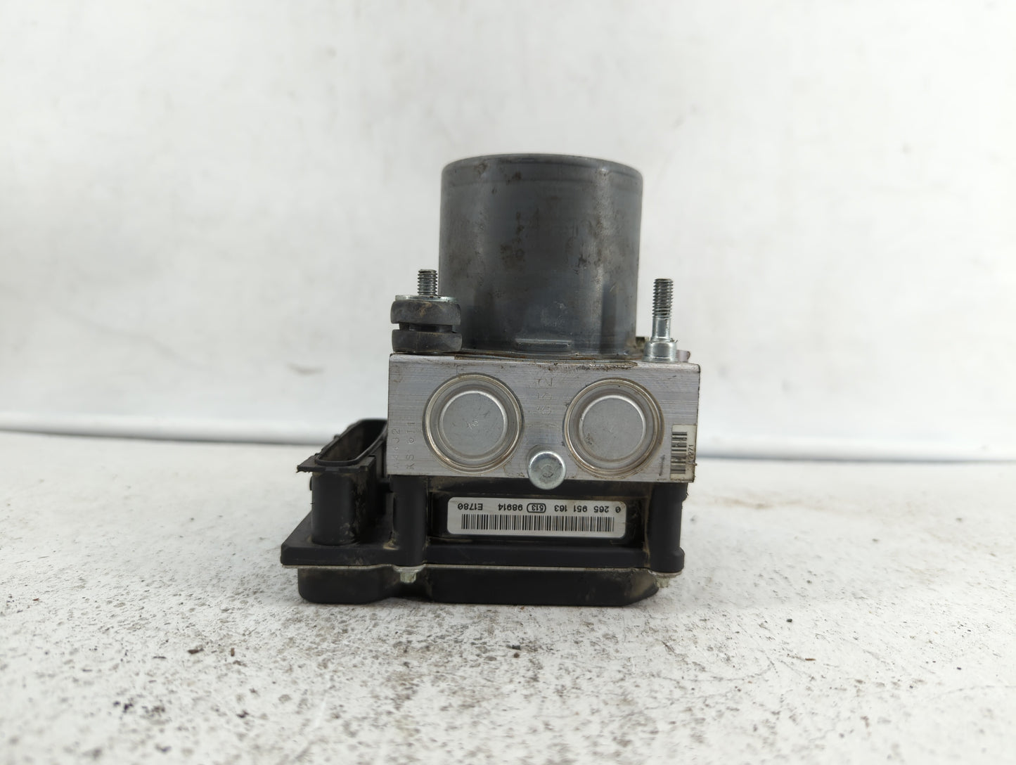 2009-2010 Infiniti G37 ABS Pump Control Module Replacement P/N:47660 1ND0C 47660 1NG0A Fits Fits 2009 2010 OEM Used Auto Par