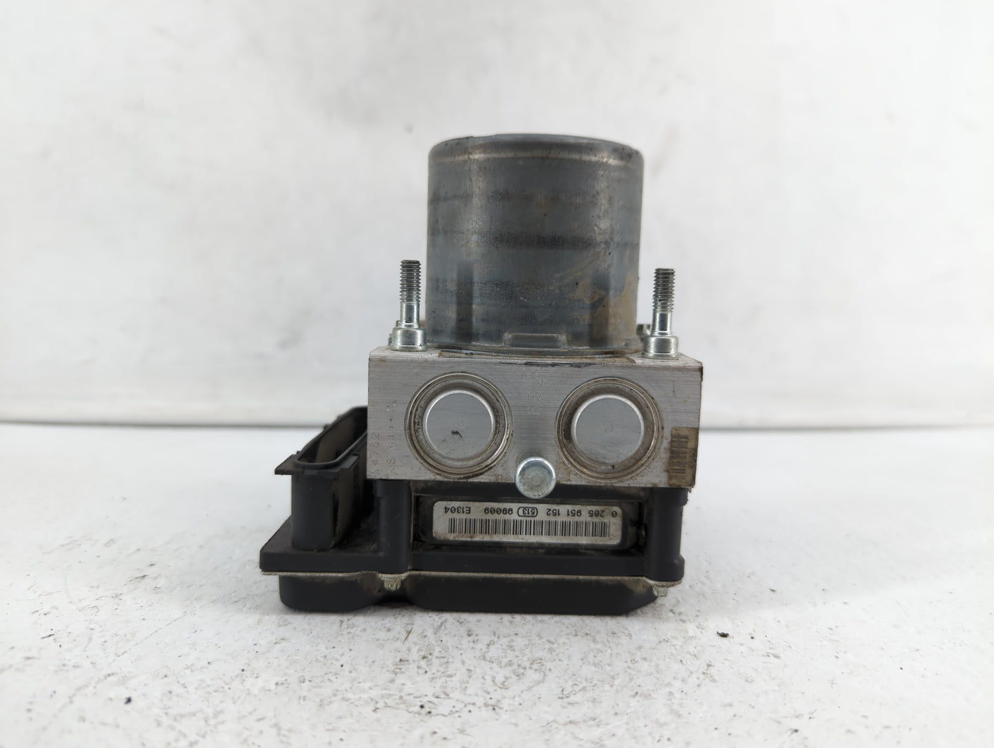 2009-2010 Infiniti G37 ABS Pump Control Module Replacement P/N:47660 1NF0C 47660 1NC0C Fits Fits 2009 2010 OEM Used Auto Par