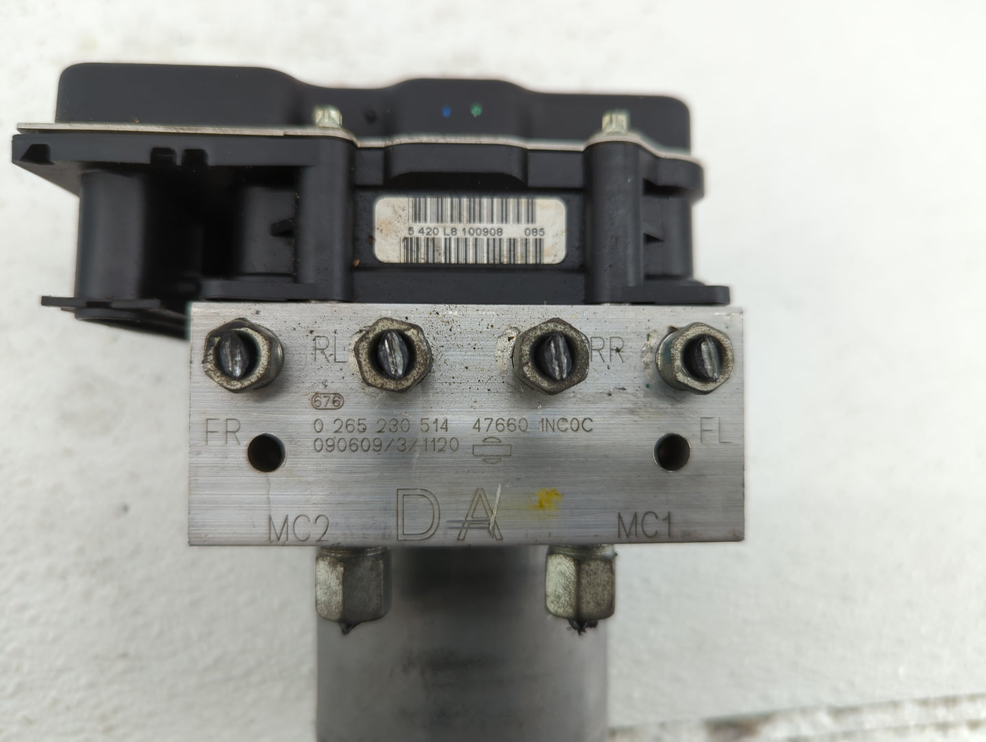 2009 Infiniti G37 ABS Pump Control Module Replacement P/N:0 265 951 152 Fits OEM Used Auto Parts - Oemusedautoparts1.com