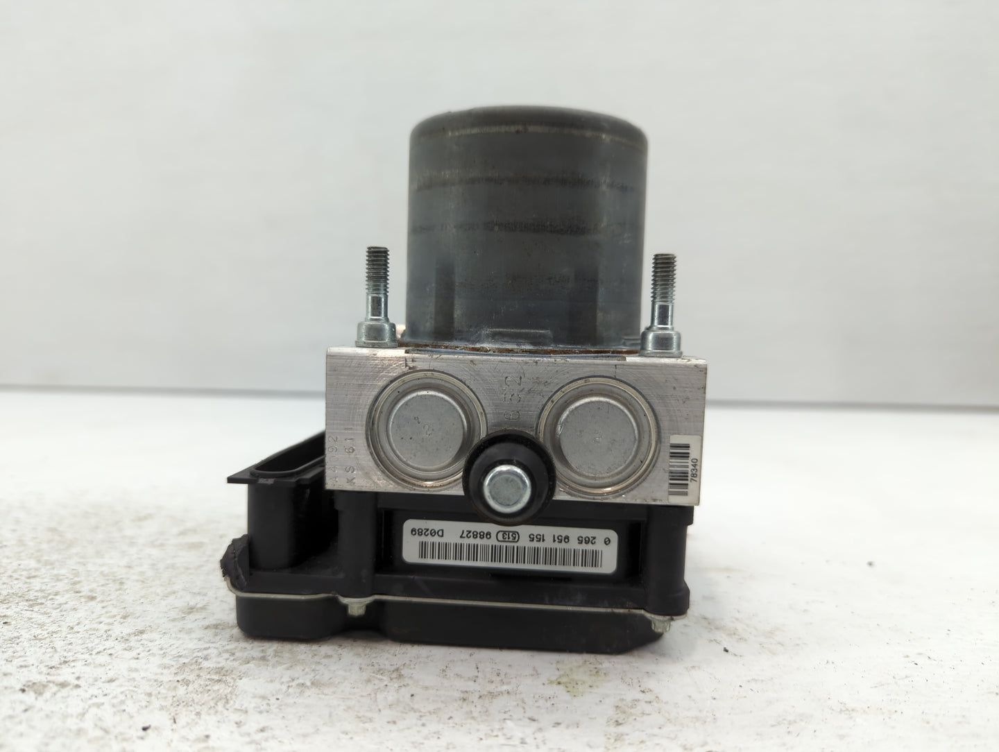 2009 Infiniti G37 ABS Pump Control Module Replacement P/N:47660 1NC0E Fits OEM Used Auto Parts - Oemusedautoparts1.com