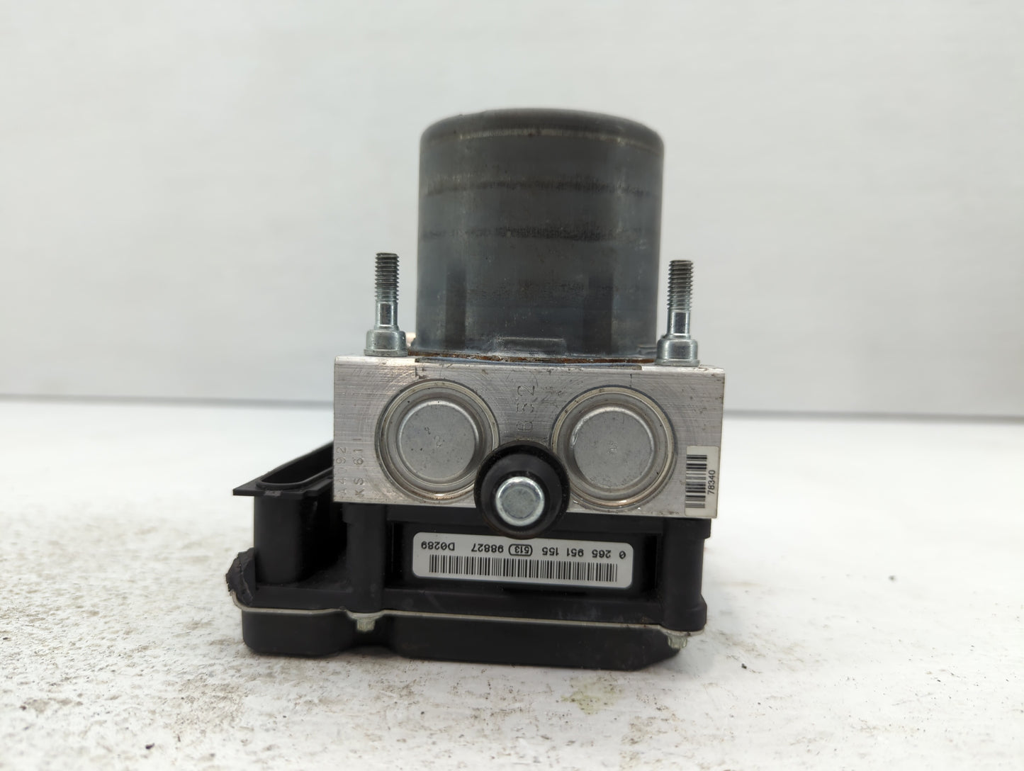 2009 Infiniti G37 ABS Pump Control Module Replacement P/N:47660 1NC0E Fits OEM Used Auto Parts - Oemusedautoparts1.com