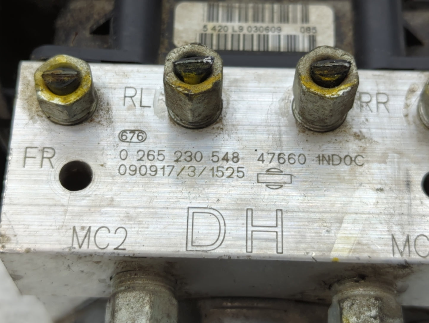 2009-2010 Infiniti G37 ABS Pump Control Module Replacement P/N:47660 1ND0C 47660 1NG0A Fits Fits 2009 2010 OEM Used Auto Par