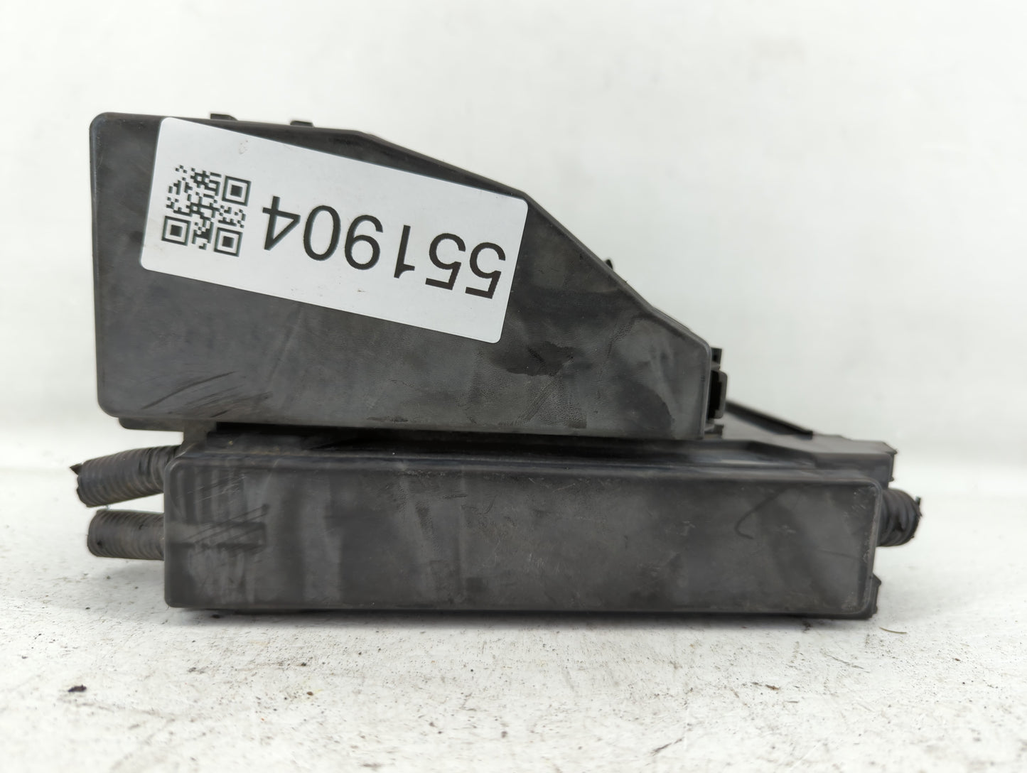 2009 Infiniti G37 Fusebox Fuse Box Panel Relay Module P/N:7254-5763-30 Fits OEM Used Auto Parts - Oemusedautoparts1.com