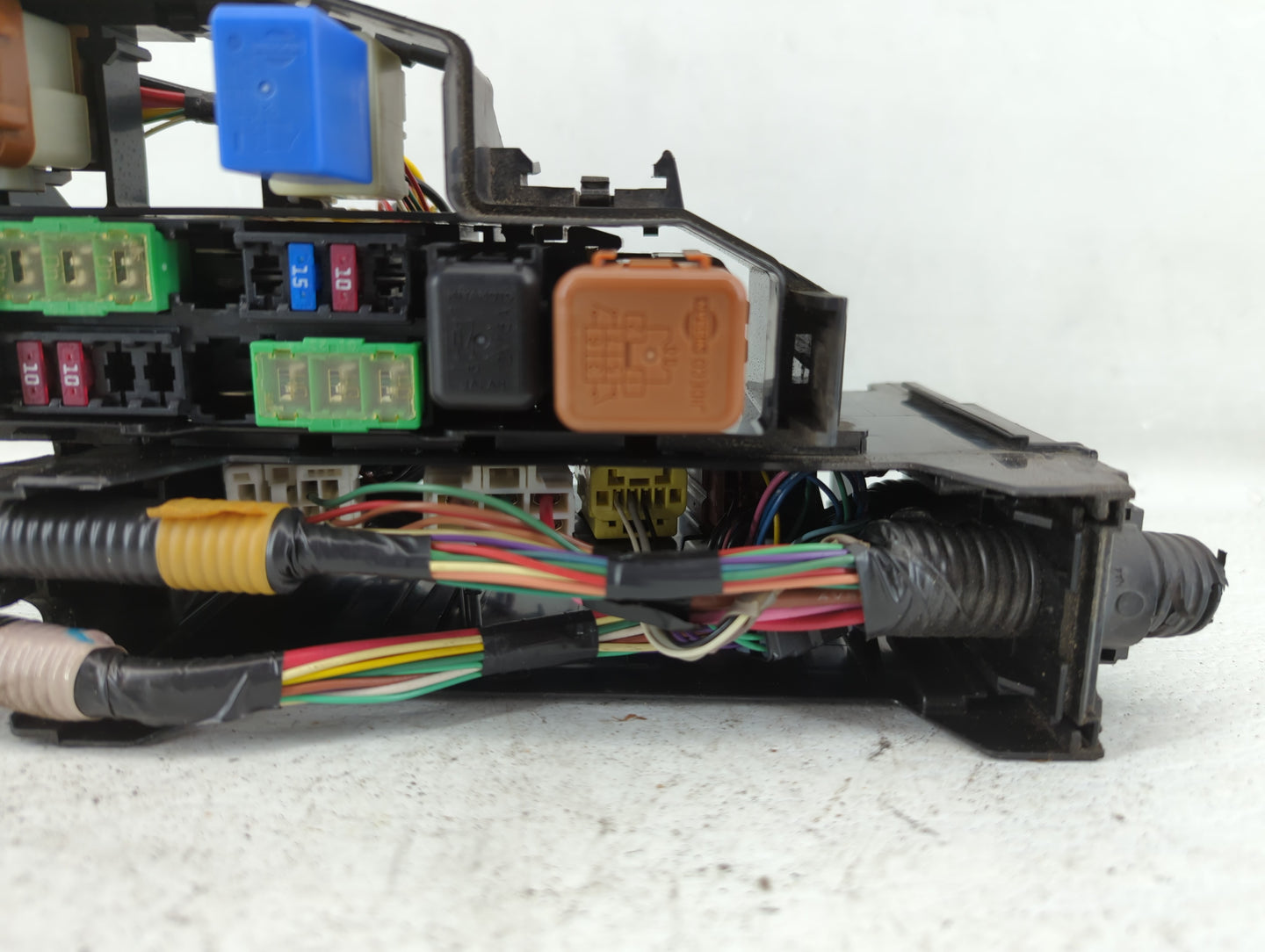 2009 Infiniti G37 Fusebox Fuse Box Panel Relay Module P/N:7254-5763-30 Fits OEM Used Auto Parts - Oemusedautoparts1.com