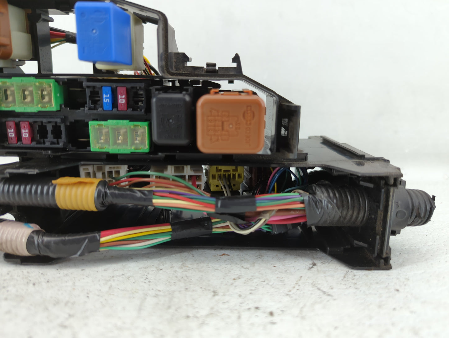 2009 Infiniti G37 Fusebox Fuse Box Panel Relay Module P/N:7254-5763-30 Fits OEM Used Auto Parts - Oemusedautoparts1.com