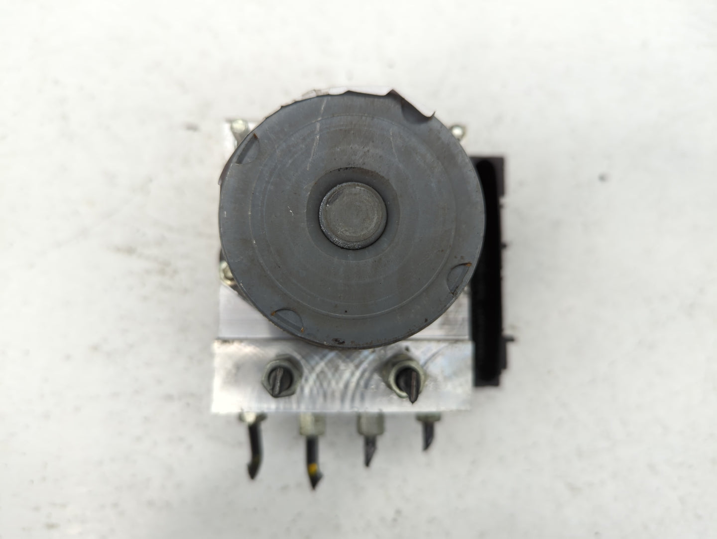 2009 Infiniti G37 ABS Pump Control Module Replacement P/N:47660 1NC0E 0 265 230 540 Fits OEM Used Auto Parts - Oemusedautopa