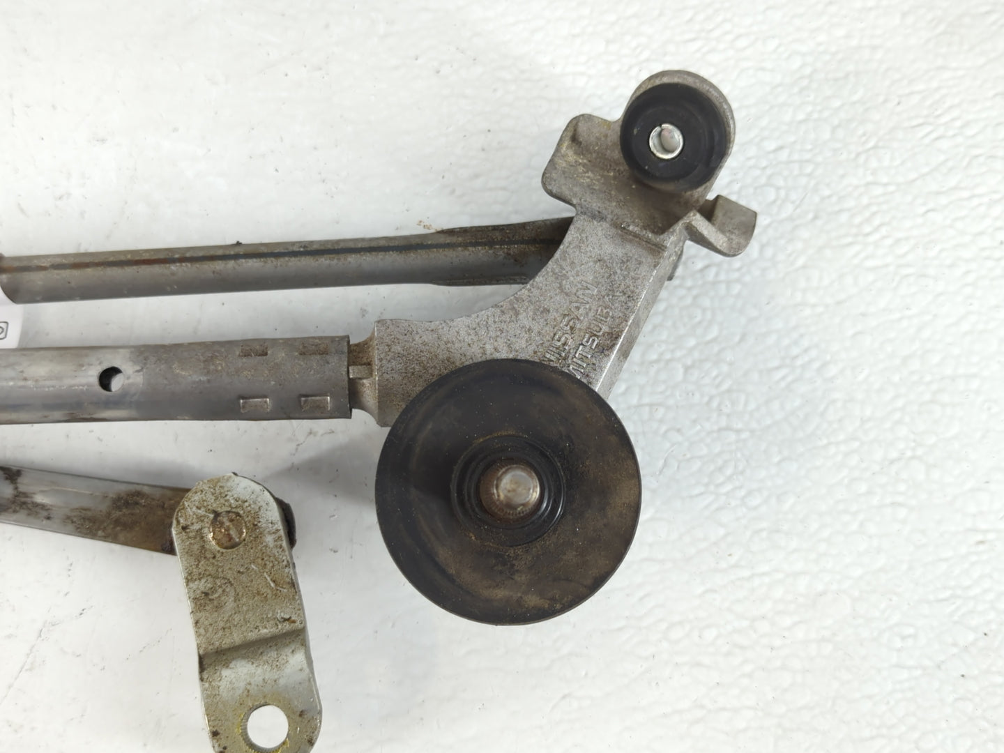 2009 Infiniti G37 Front Windshield Wiper Transmission Linkage Oem - Oemusedautoparts1.com