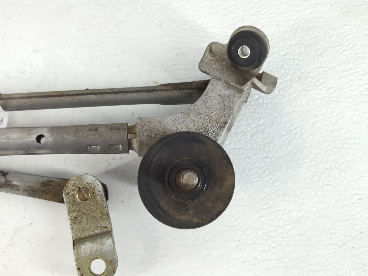 2009 Infiniti G37 Front Windshield Wiper Transmission Linkage Oem - Oemusedautoparts1.com
