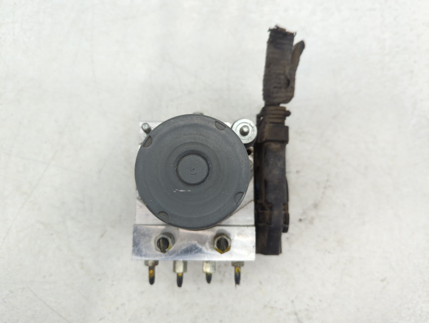 2009 Infiniti G37 ABS Pump Control Module Replacement P/N:27660 1NC0D 0 265 230 518 Fits OEM Used Auto Parts - Oemusedautopa