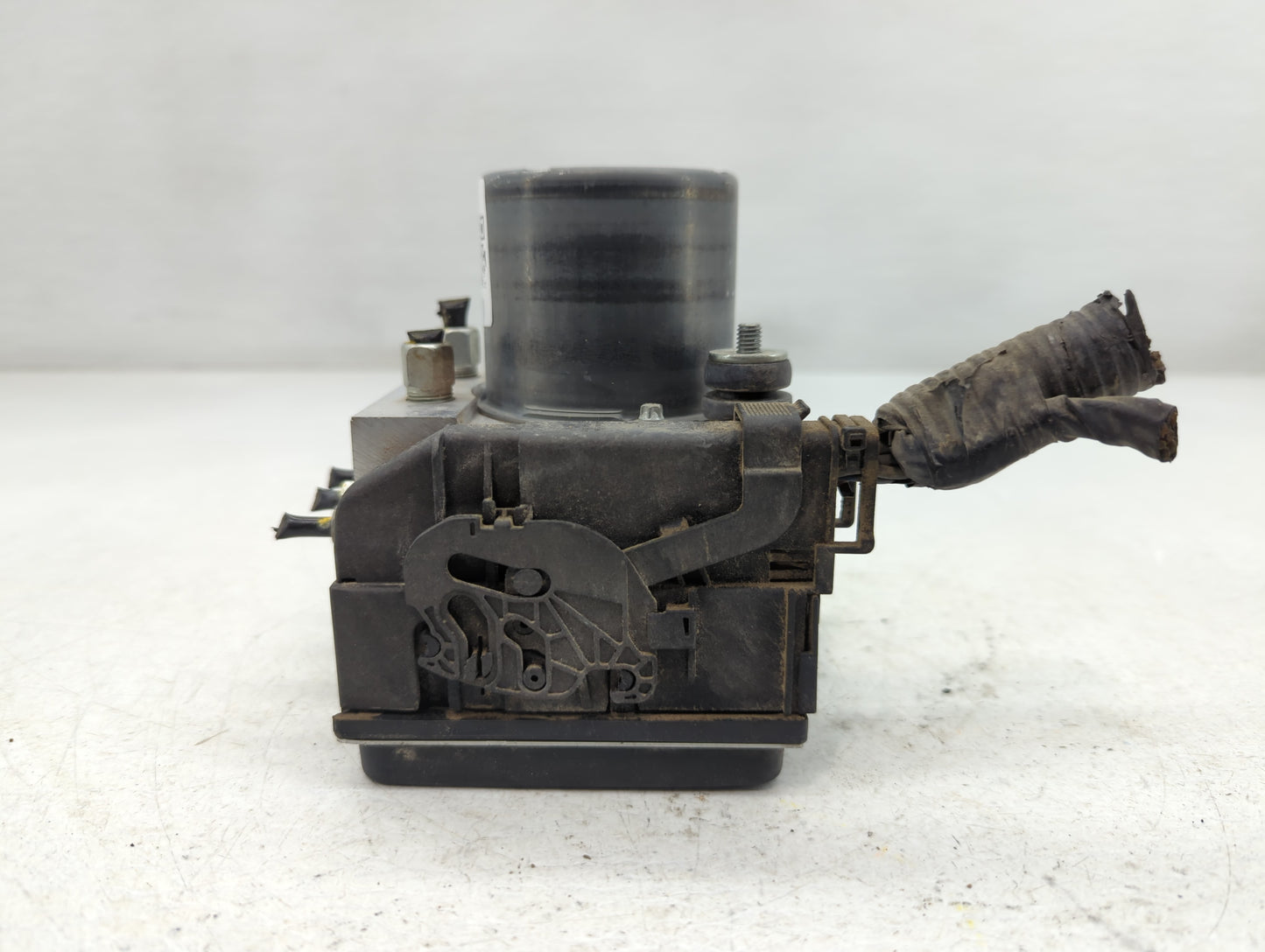 2009 Infiniti G37 ABS Pump Control Module Replacement P/N:27660 1NC0D 0 265 230 518 Fits OEM Used Auto Parts - Oemusedautopa