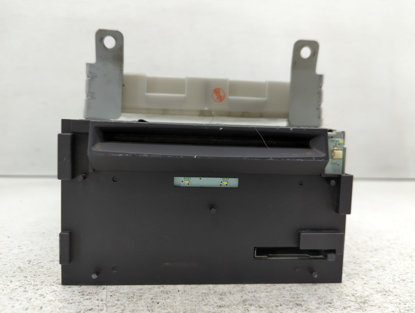 2009-2010 Infiniti M35 Radio AM FM Cd Player Receiver Replacement P/N:25915 1DV9A 25915 1DV0A Fits Fits 2009 2010 OEM Used A