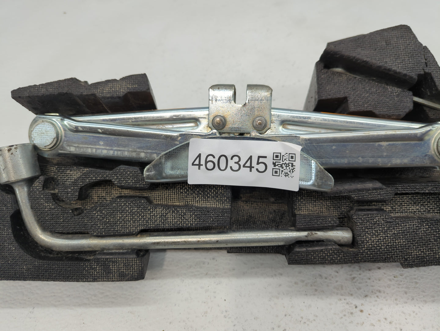 2009 Infiniti M45 Spare Scissor Car Jack - Oemusedautoparts1.com