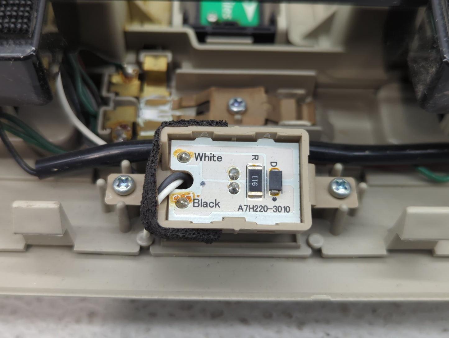 2009 Infiniti M45 Overhead Roof Console Light Beige - Oemusedautoparts1.com