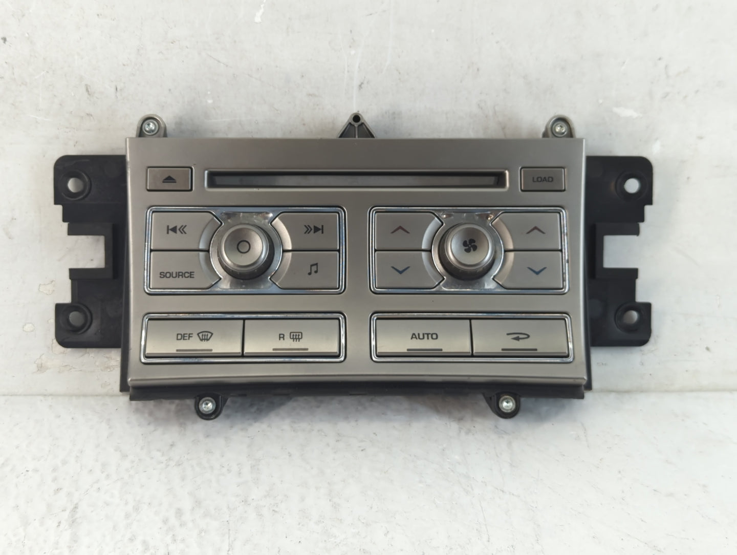 2009-2011 Jaguar Xf Radio AM FM Cd Player Receiver Replacement P/N:8X23-18C858-BF Fits Fits 2009 2010 2011 OEM Used Auto Par