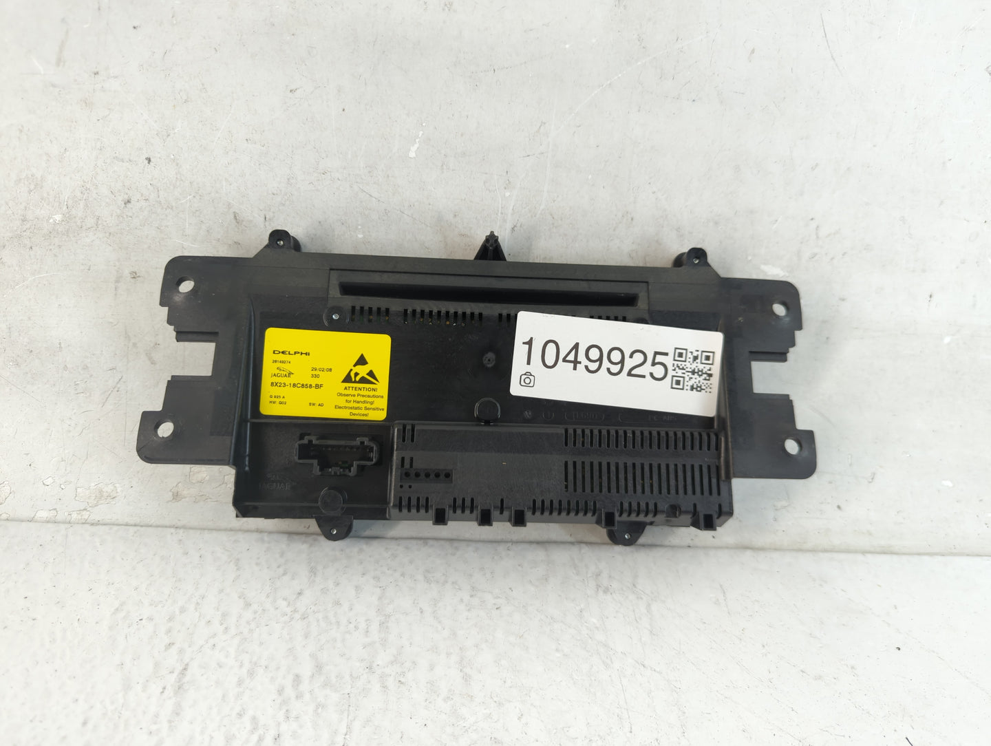 2009-2011 Jaguar Xf Radio AM FM Cd Player Receiver Replacement P/N:8X23-18C858-BF Fits Fits 2009 2010 2011 OEM Used Auto Par