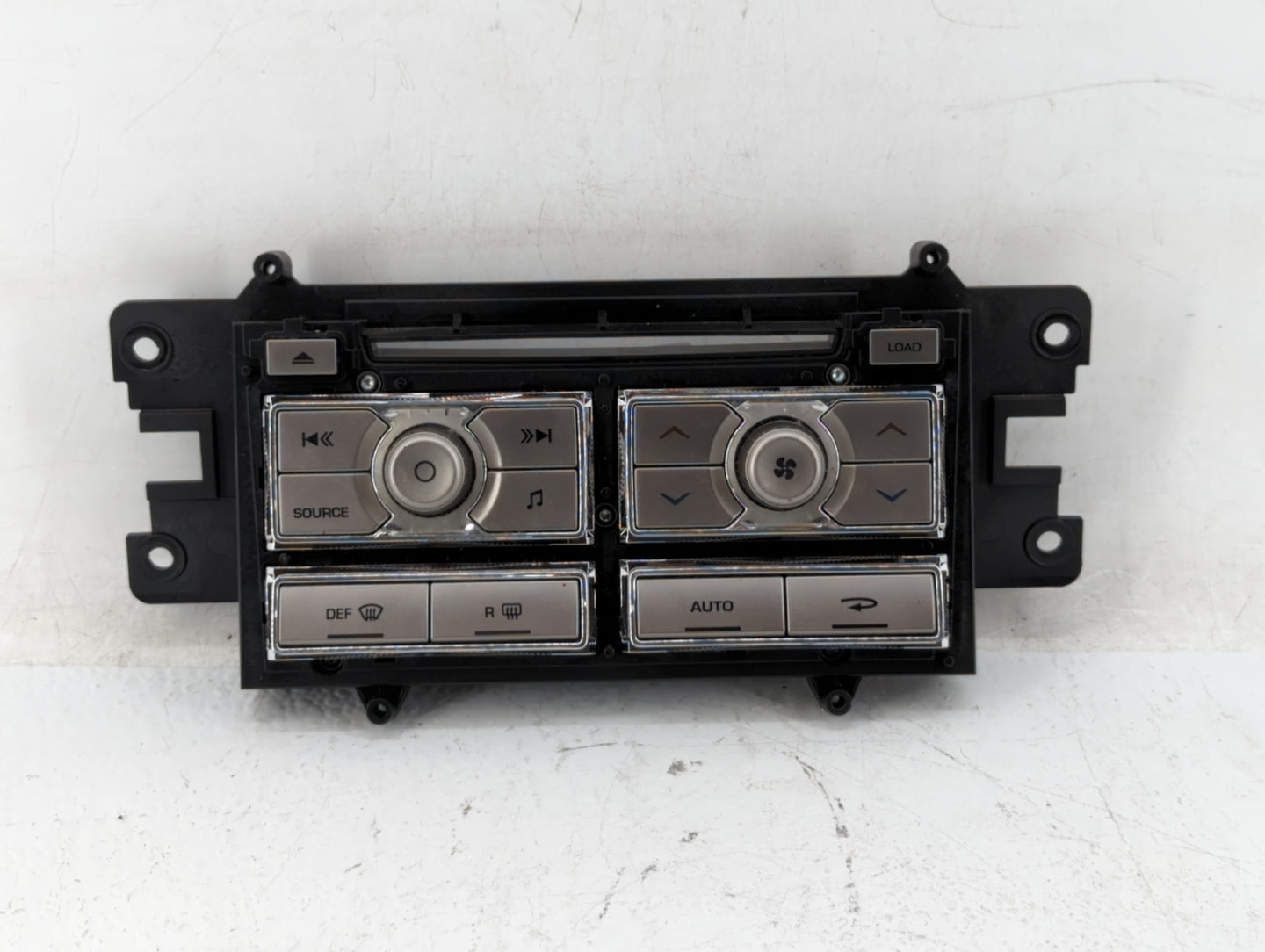 2009-2011 Jaguar Xf Am Fm Cd Player Radio Receiver - Oemusedautoparts1.com