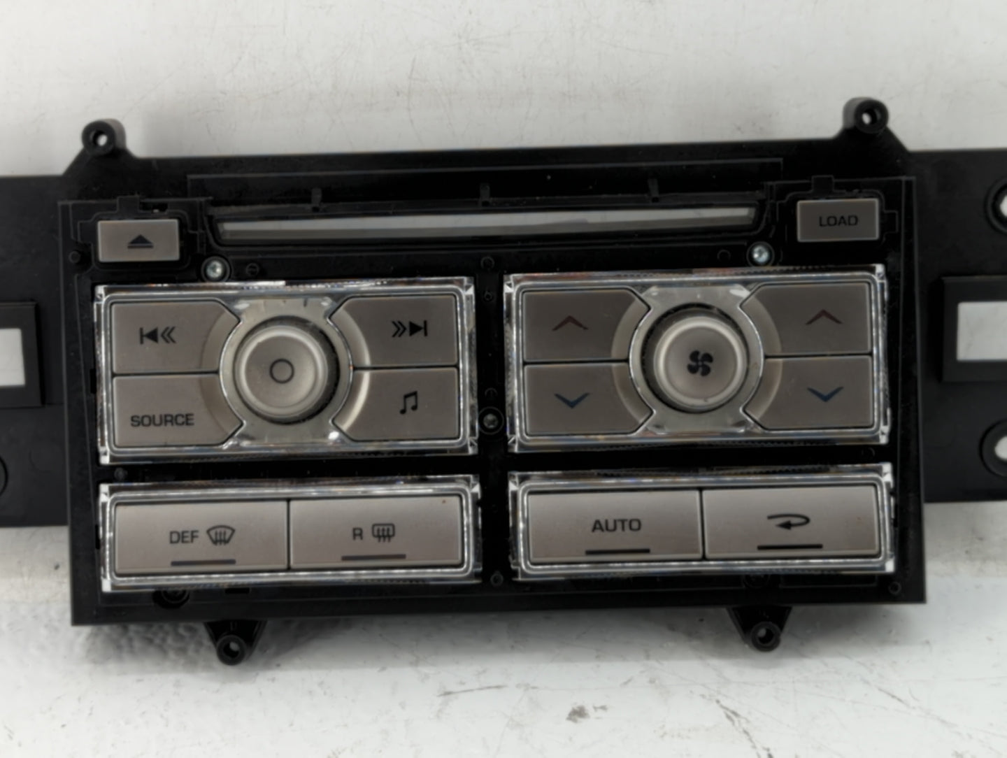 2009-2011 Jaguar Xf Am Fm Cd Player Radio Receiver - Oemusedautoparts1.com