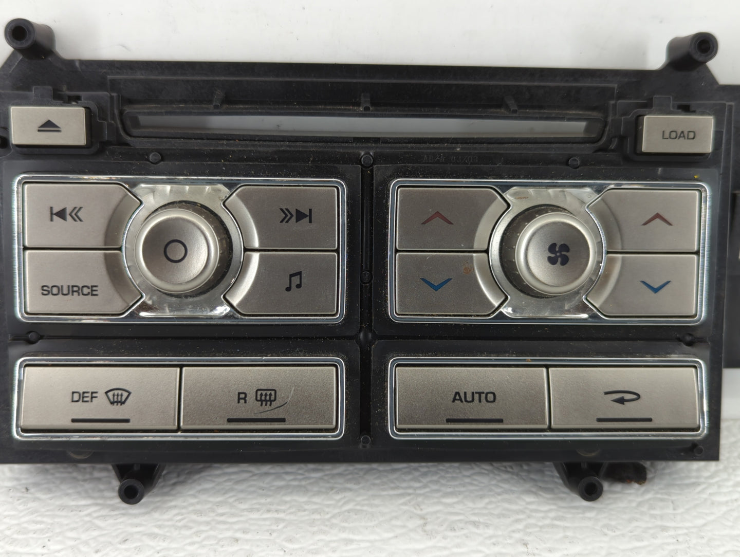 2009-2011 Jaguar Xf Radio Control Panel - Oemusedautoparts1.com