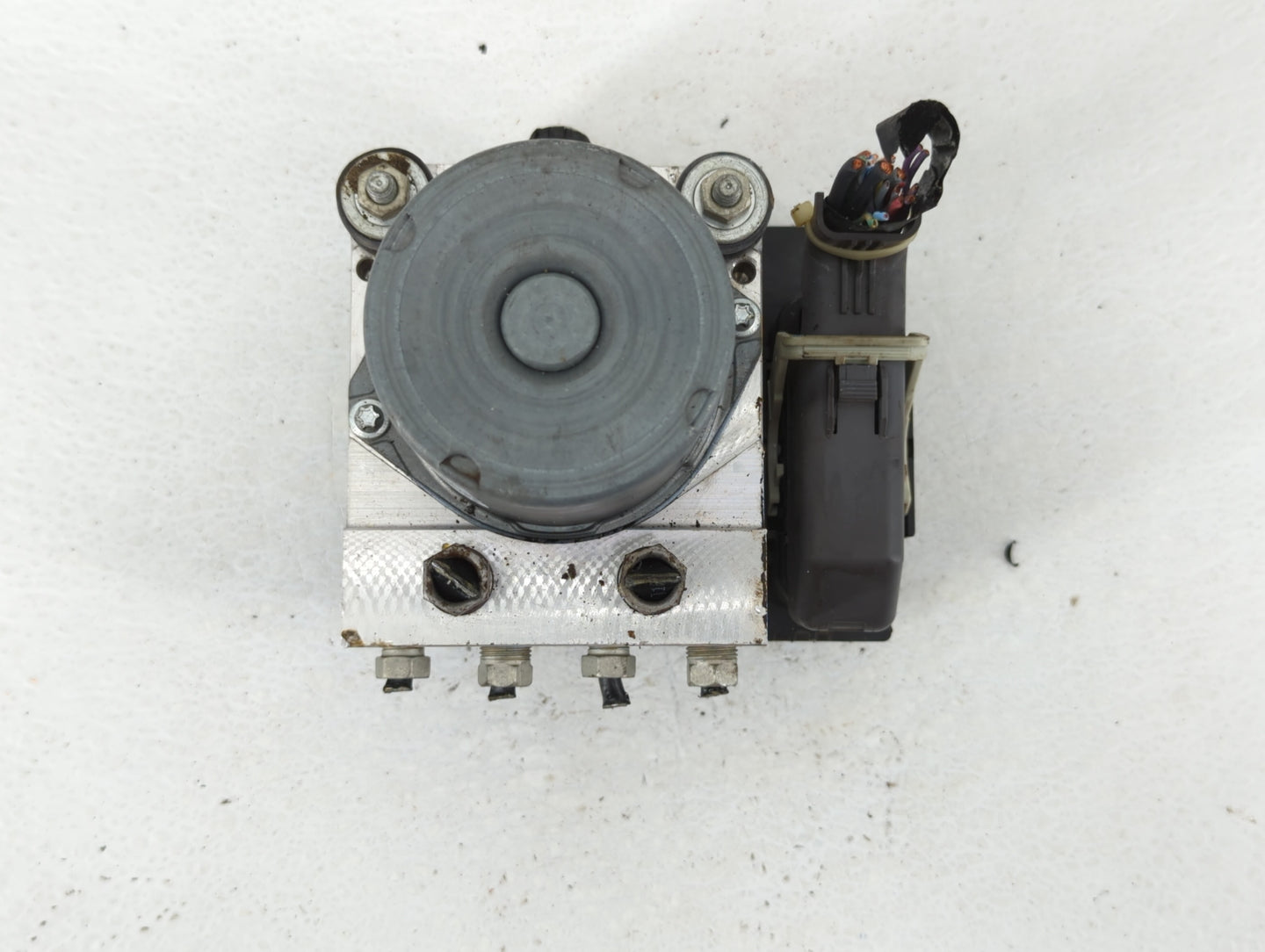 2009 Jaguar Xf ABS Pump Control Module Replacement P/N:8X23-2C405-ED Fits OEM Used Auto Parts - Oemusedautoparts1.com