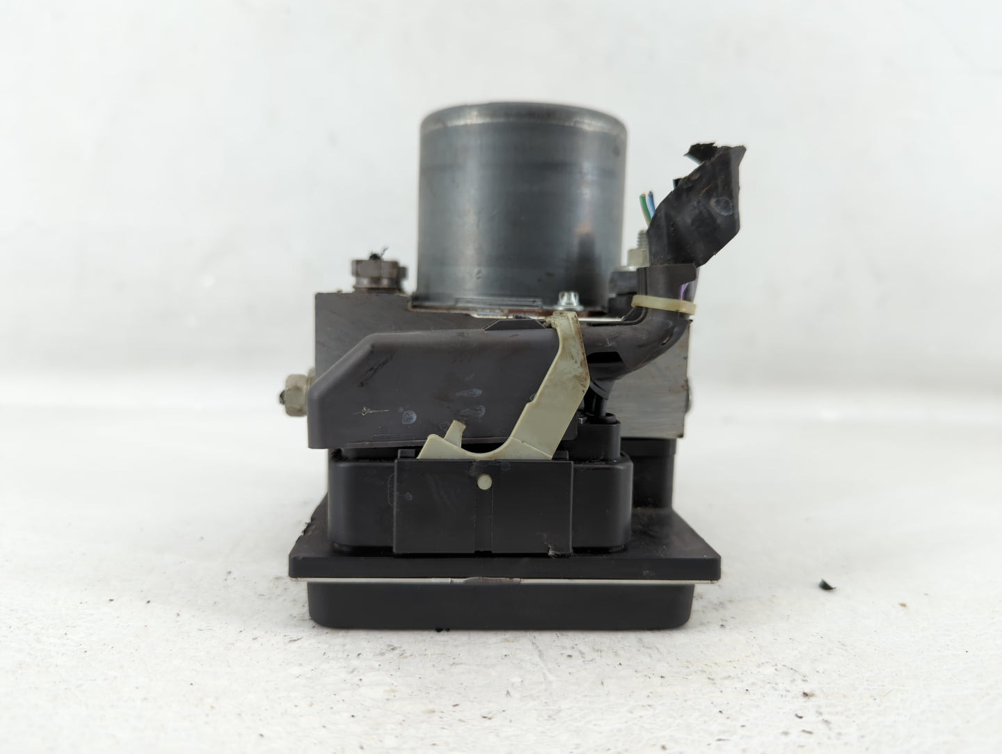 2009 Jaguar Xf ABS Pump Control Module Replacement P/N:8X23-2C405-ED Fits OEM Used Auto Parts - Oemusedautoparts1.com