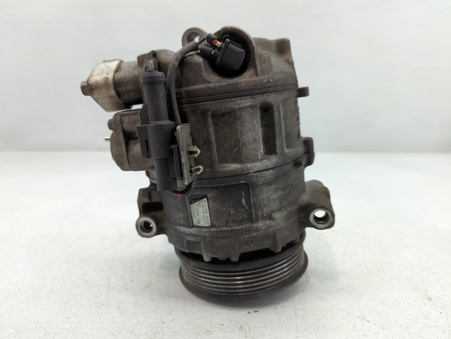 2009-2010 Jaguar Xf Air Conditioning A/c Ac Compressor Oem - Oemusedautoparts1.com