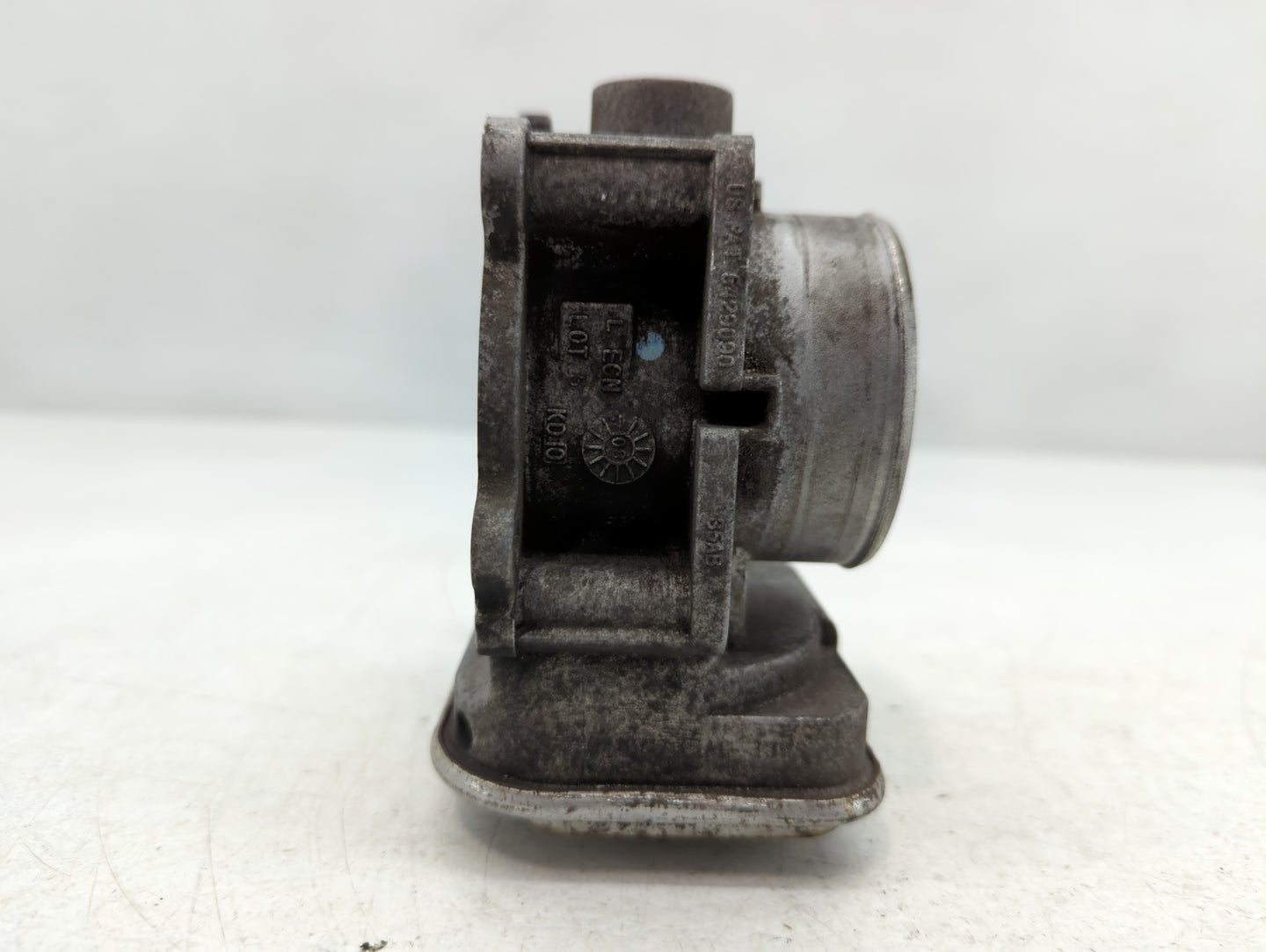 2009 Jeep Compass Throttle Body P/N:04891735AC Fits Fits 2007 2008 2010 2011 2012 2013 2014 2015 2016 2017 2018 OEM Used Aut