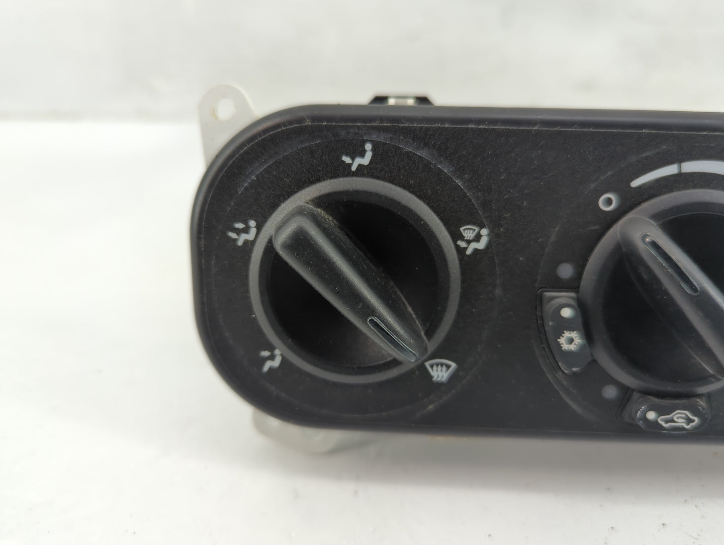 2009 Jeep Compass Climate Control Module Temperature AC/Heater Replacement P/N:P55111874AF Fits OEM Used Auto Parts - Oemuse