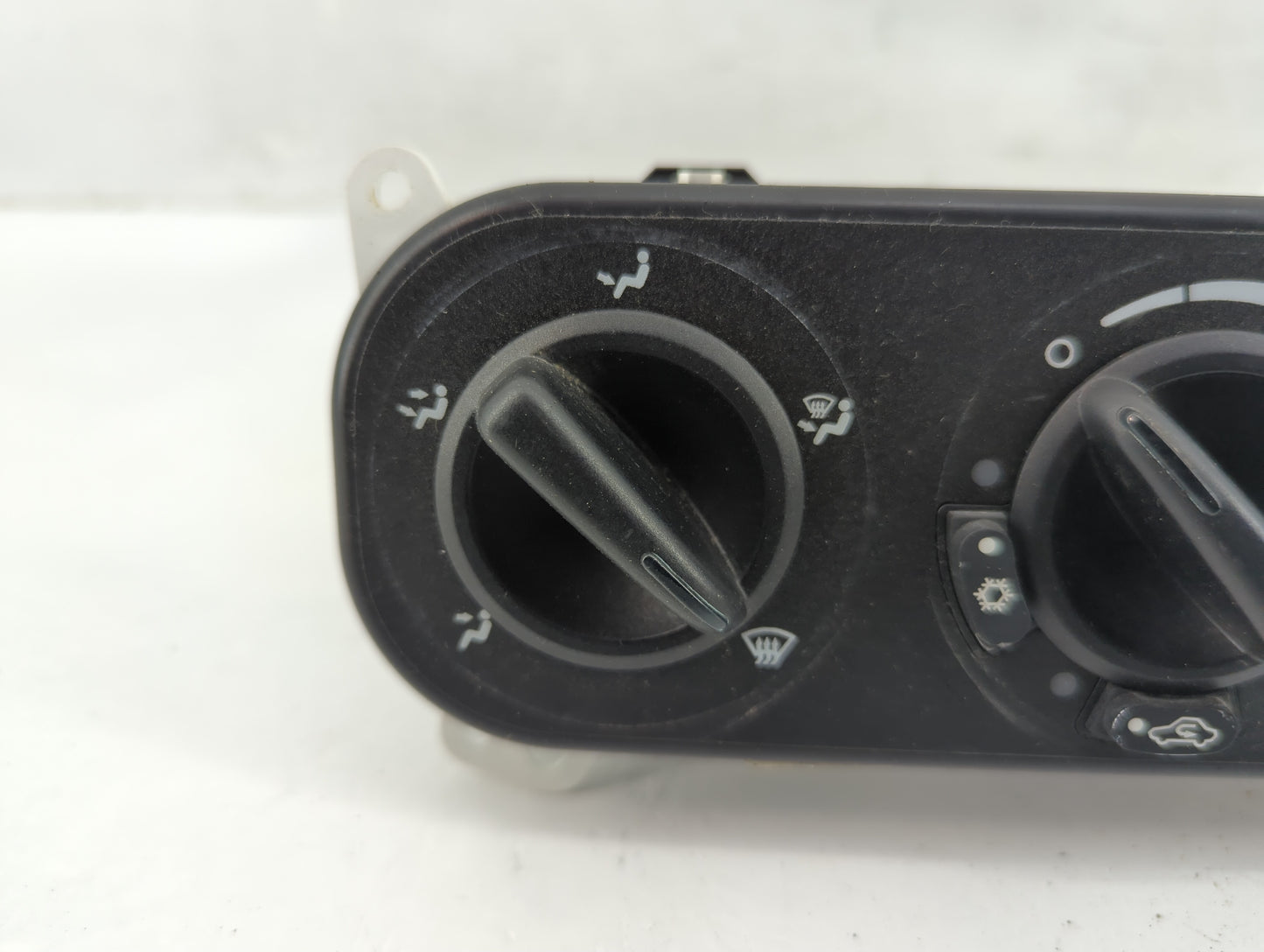 2009 Jeep Compass Climate Control Module Temperature AC/Heater Replacement P/N:P55111874AF Fits OEM Used Auto Parts - Oemuse
