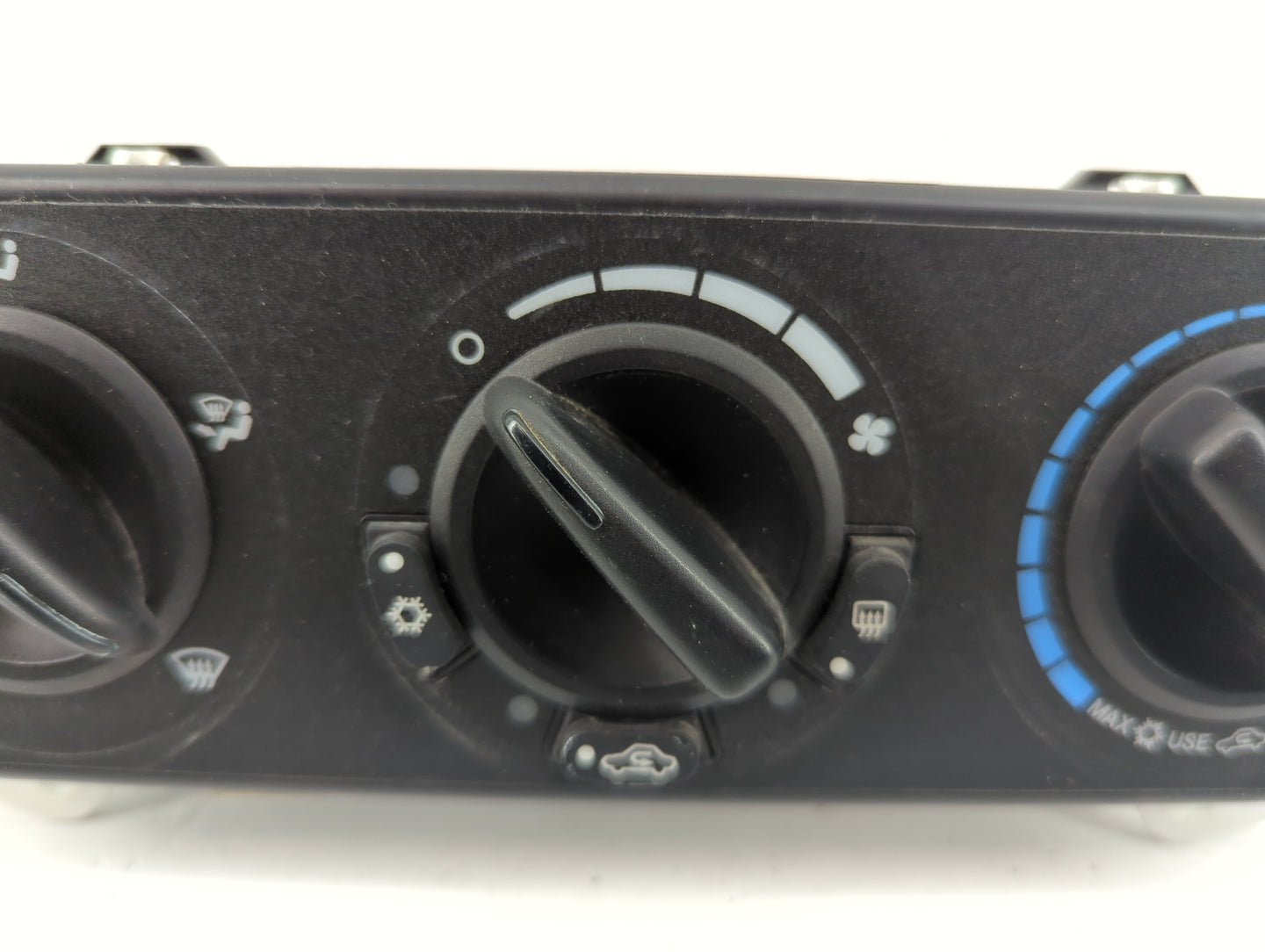 2009 Jeep Compass Climate Control Module Temperature AC/Heater Replacement P/N:P55111874AF Fits OEM Used Auto Parts - Oemuse