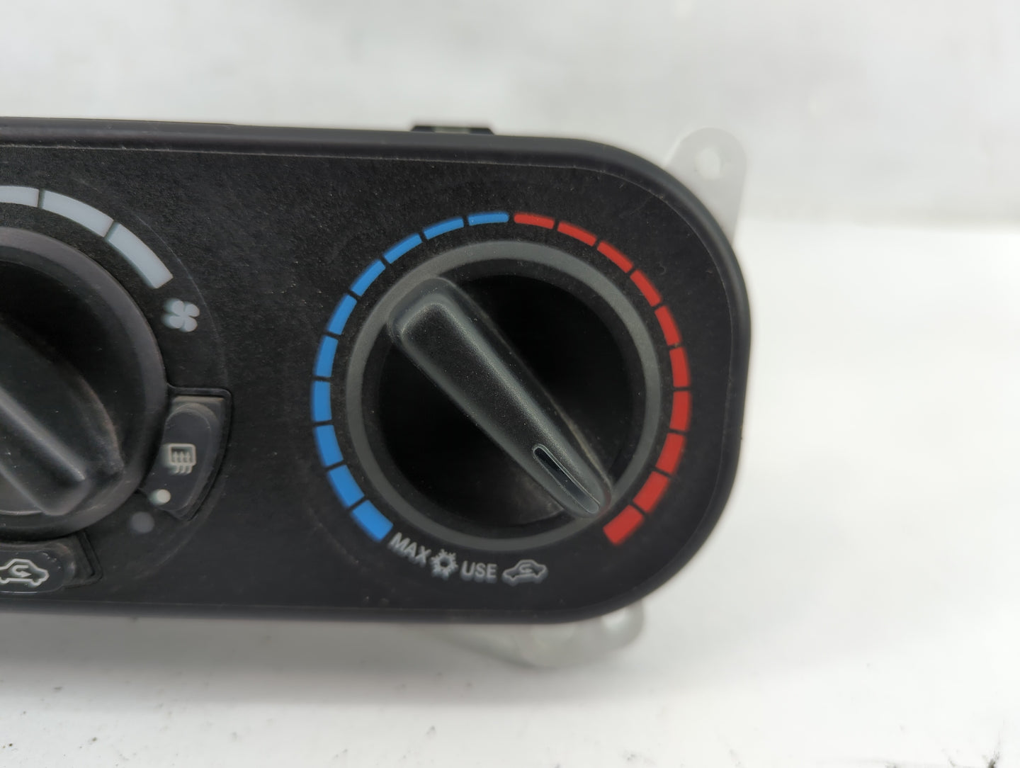2009 Jeep Compass Climate Control Module Temperature AC/Heater Replacement P/N:P55111874AF Fits OEM Used Auto Parts - Oemuse