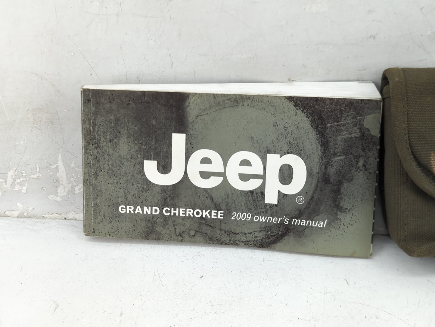 2009 Jeep Grand Cherokee Owners Manual Book Guide P/N:81-326-0954 OEM Used Auto Parts - Oemusedautoparts1.com