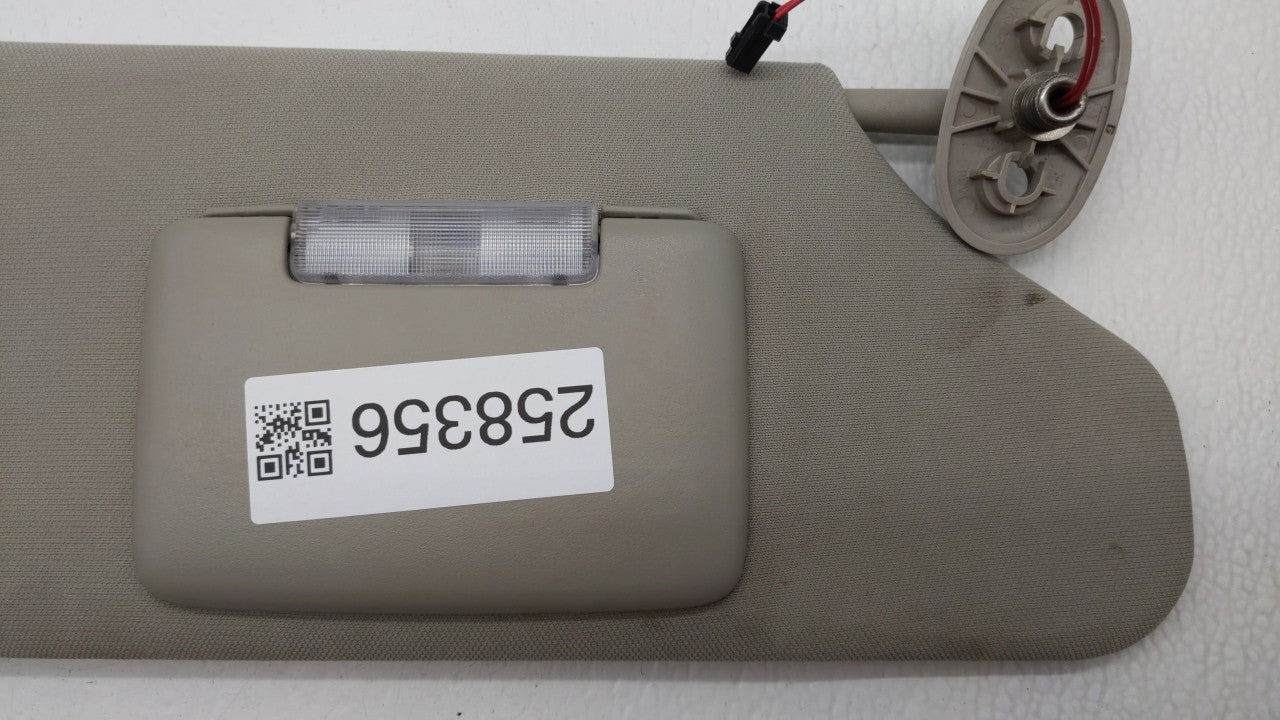 2005-2010 Jeep Grand Cherokee Sun Visor Shade Replacement Passenger Right Mirror Fits Fits 2005 2006 2007 2008 2009 2010 OEM