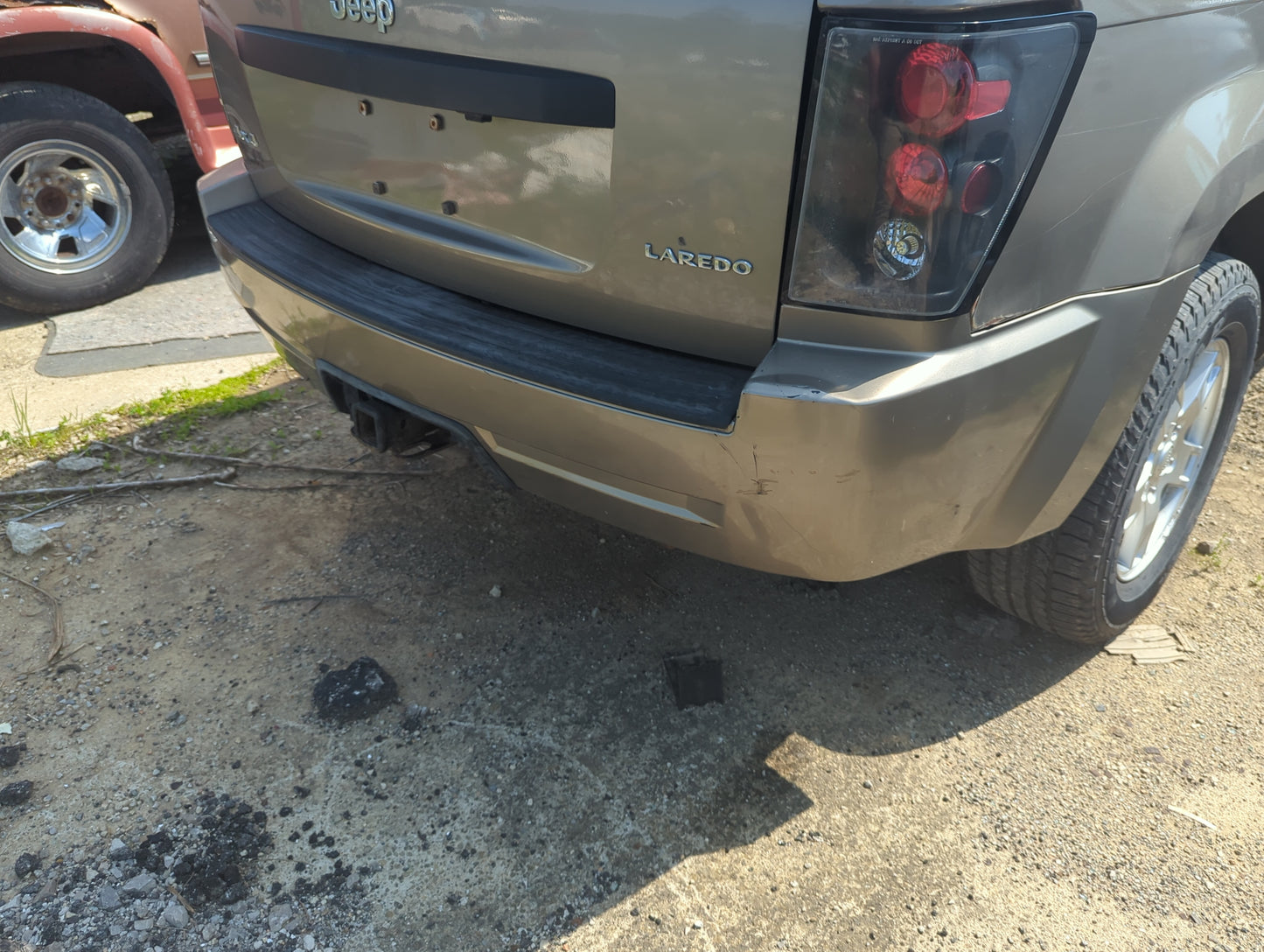 2005-2010 Jeep Grand Cherokee Rear Bumper Assembly Oem - Oemusedautoparts1.com