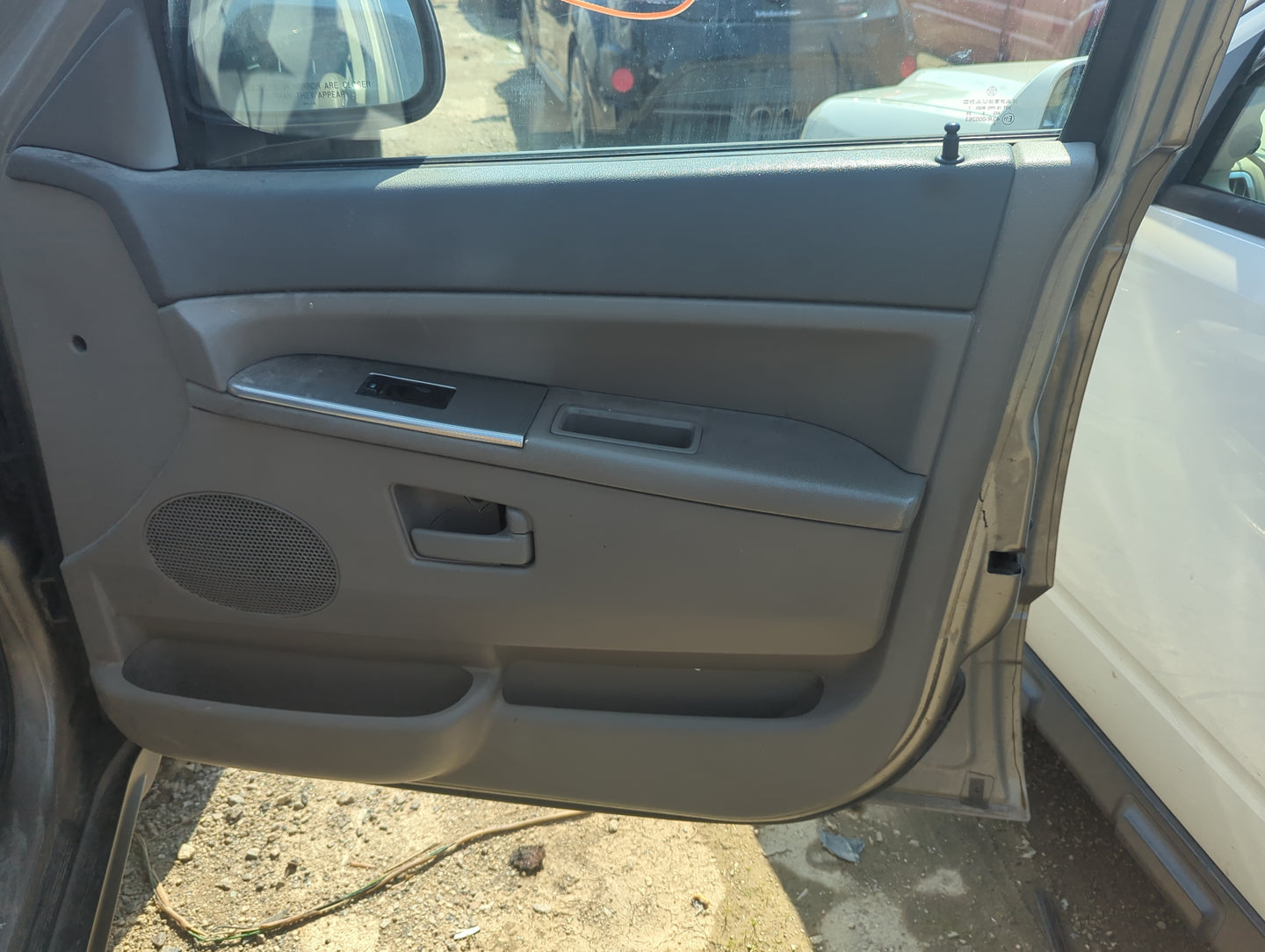 2009 Jeep Grand Cherokee Front Right Passenger Interior Door Panel Trim - Oemusedautoparts1.com