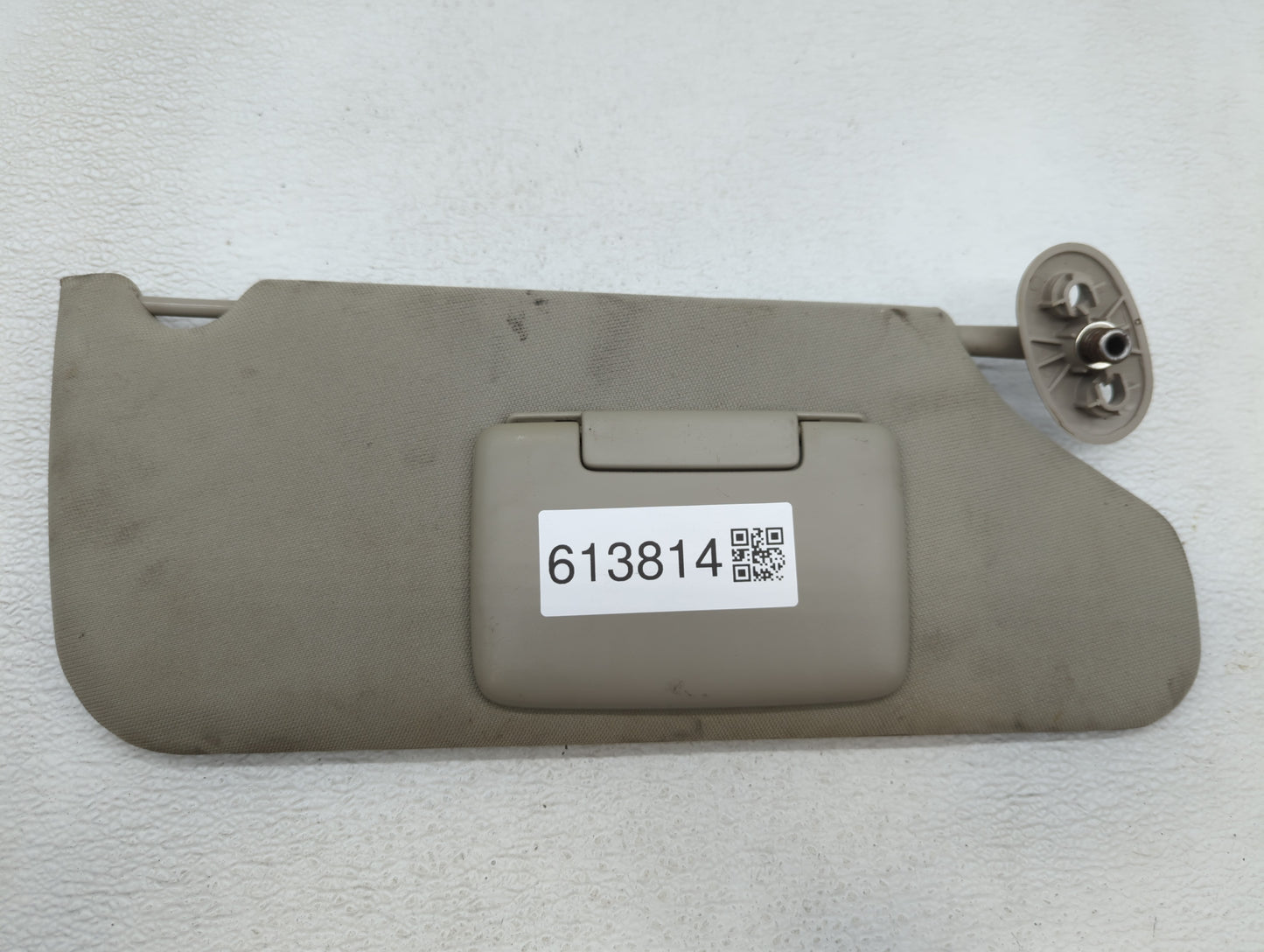 2005-2010 Jeep Grand Cherokee Sun Visor Shade Replacement Passenger Right Mirror Fits Fits 2005 2006 2007 2008 2009 2010 OEM