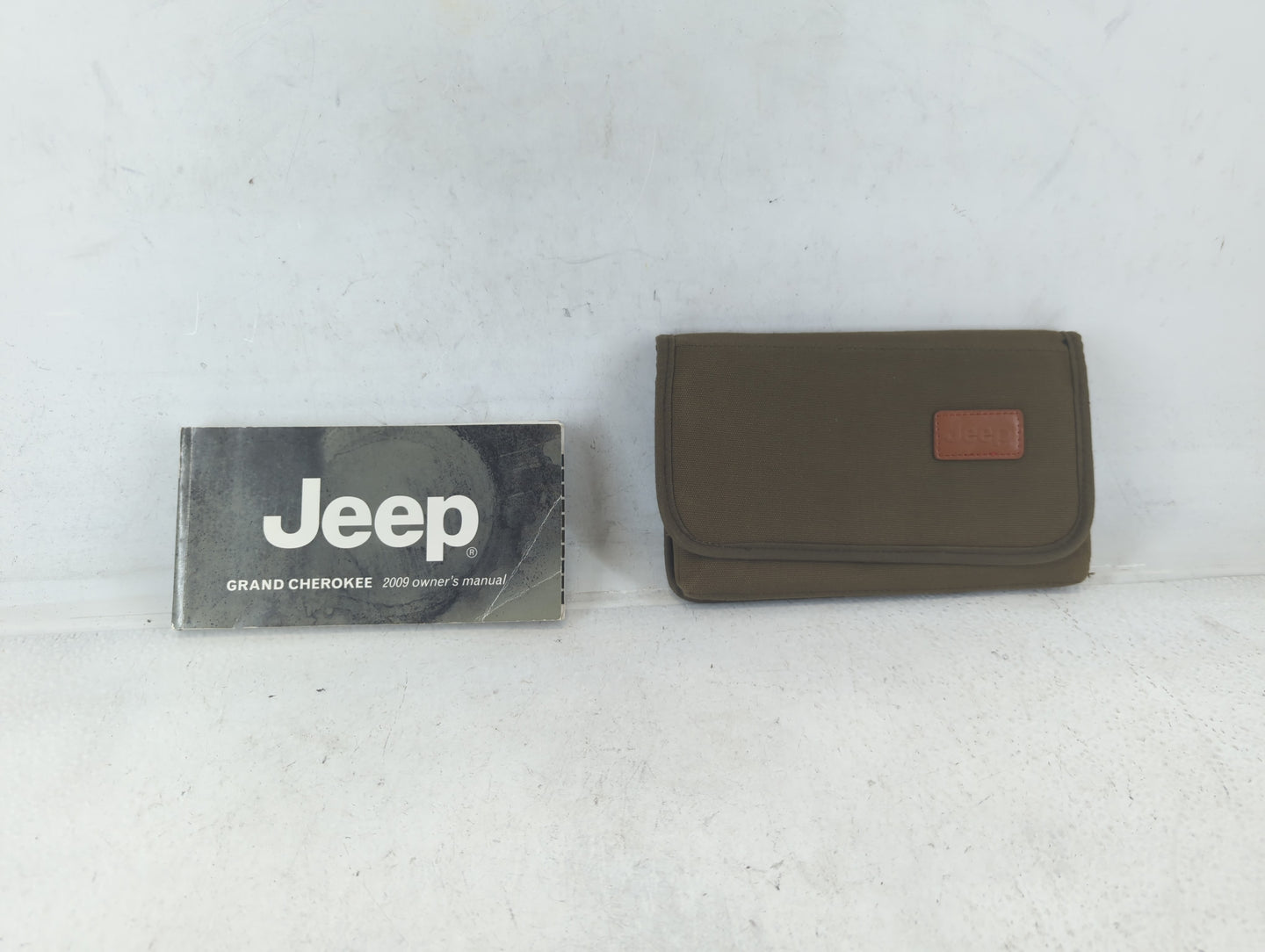 2009 Jeep Grand Cherokee Owners Manual Book Guide P/N:81 326-0954 OEM Used Auto Parts - Oemusedautoparts1.com