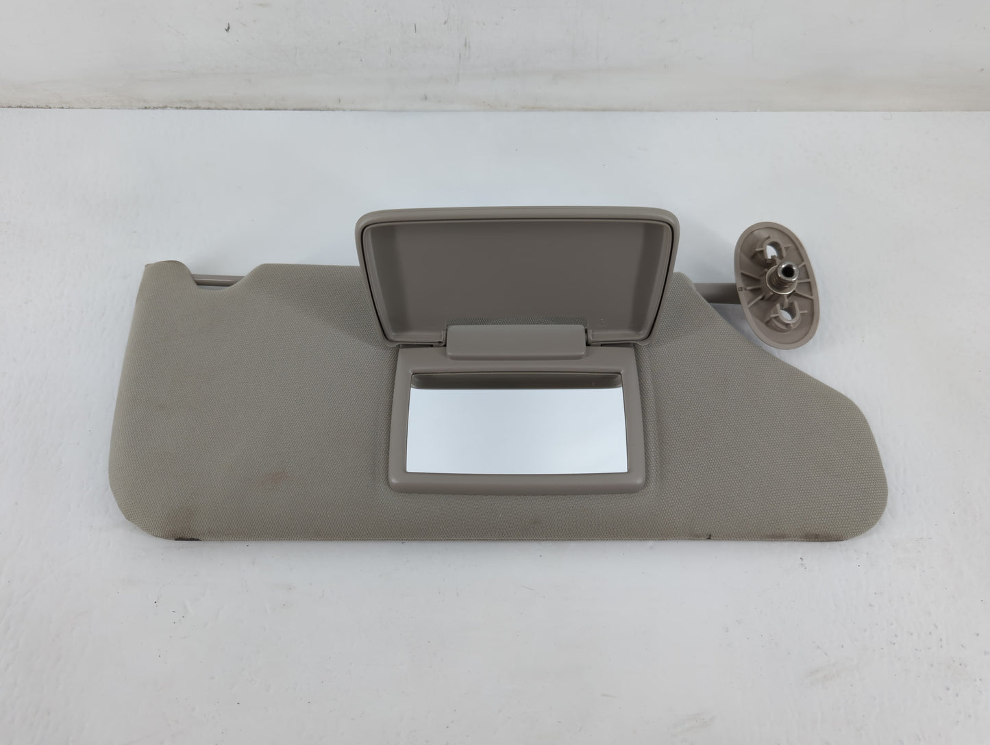 2005-2010 Jeep Grand Cherokee Sun Visor Shade Replacement Passenger Right Mirror Fits Fits 2005 2006 2007 2008 2009 2010 OEM