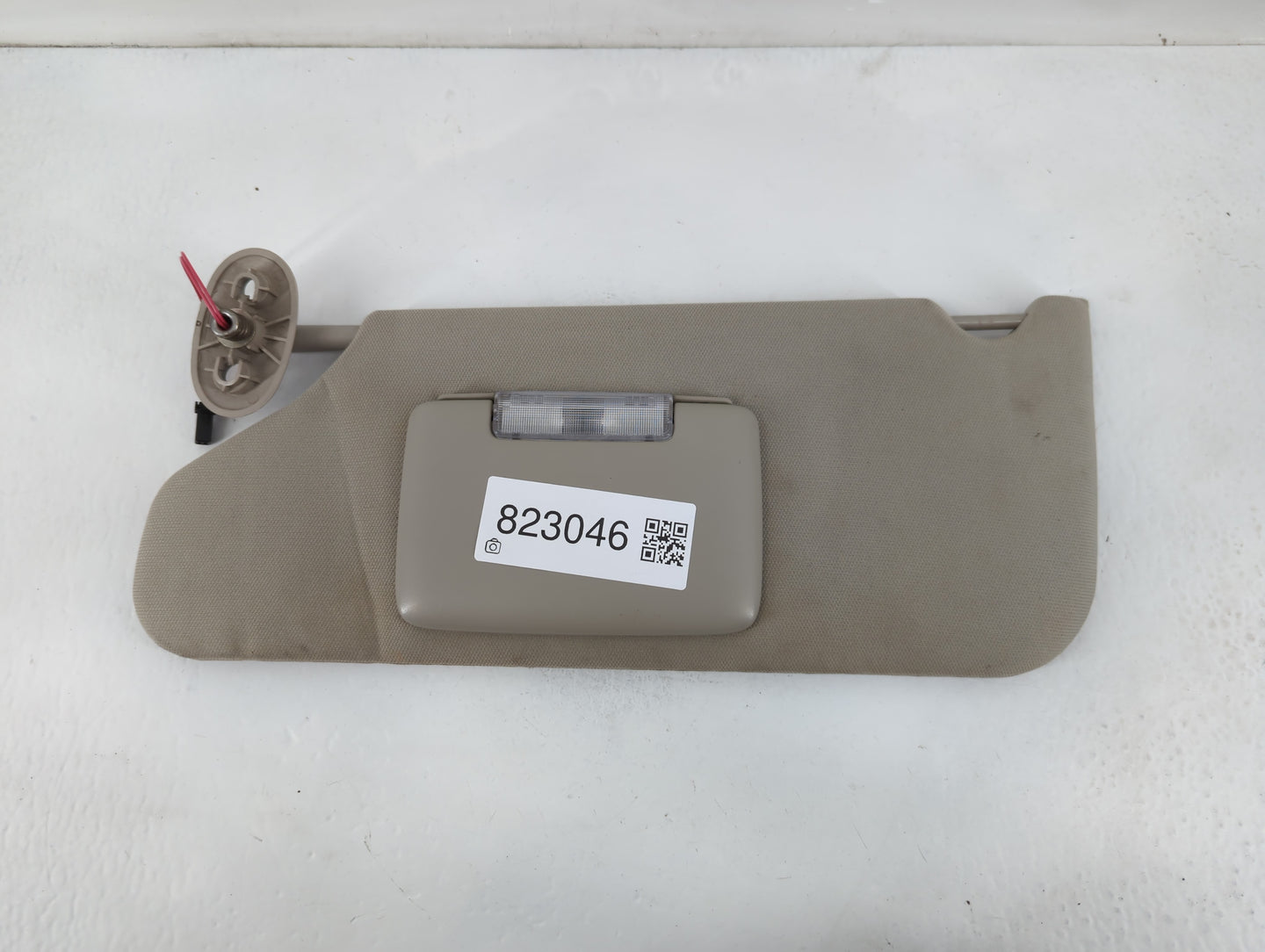 2005-2010 Jeep Grand Cherokee Sun Visor Shade Replacement Driver Left Mirror Fits Fits 2005 2006 2007 2008 2009 2010 OEM Use