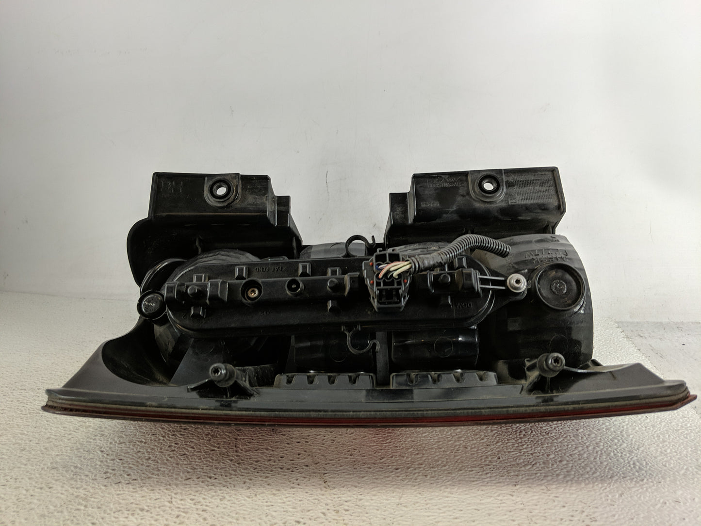 2008-2012 Jeep Liberty Tail Light Assembly Passenger Right OEM P/N:55157346AB Fits Fits 2008 2009 2010 2011 2012 OEM Used Au