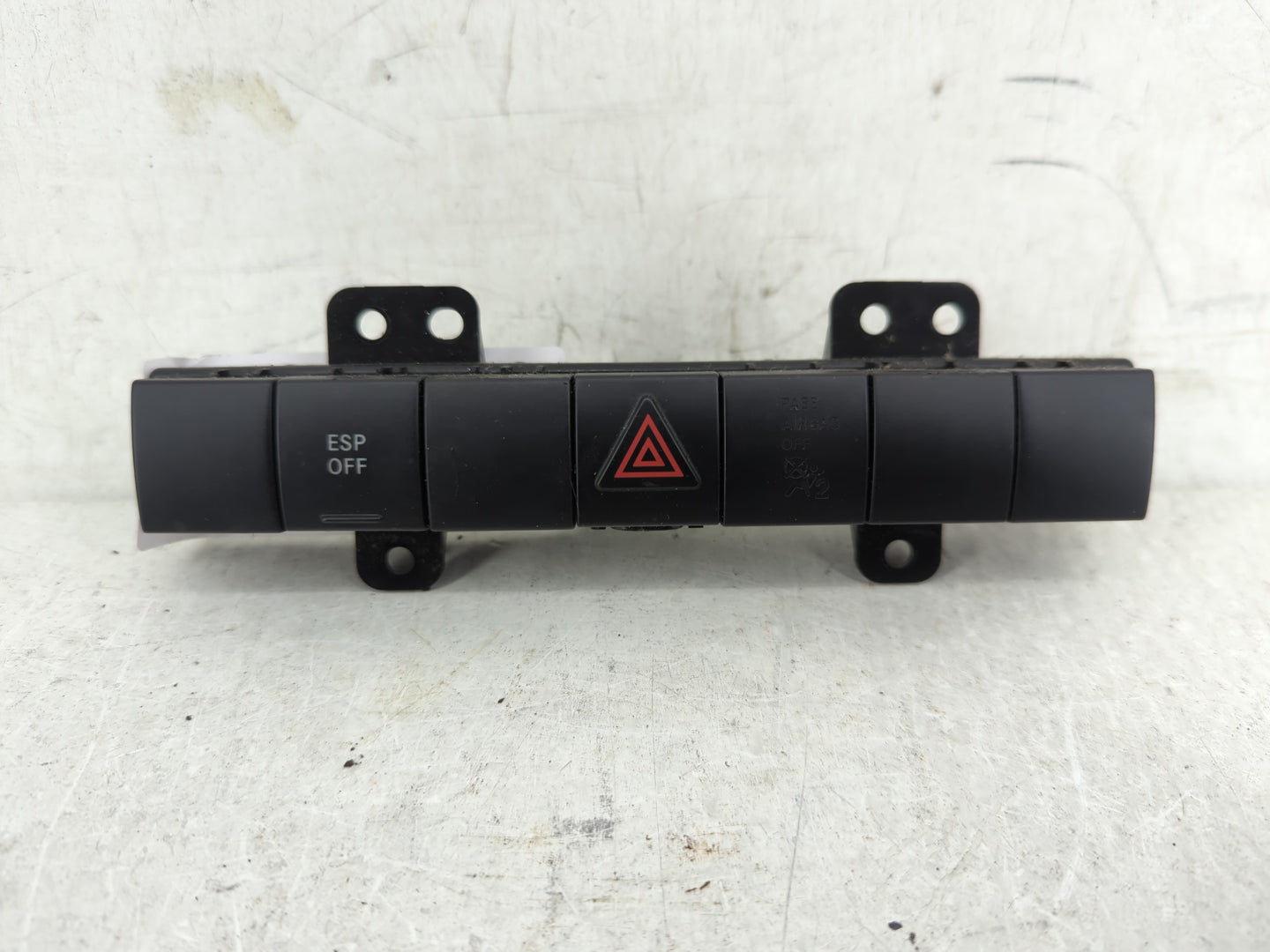 2009 Jeep Liberty Hazard Switch 56046129aa - Oemusedautoparts1.com