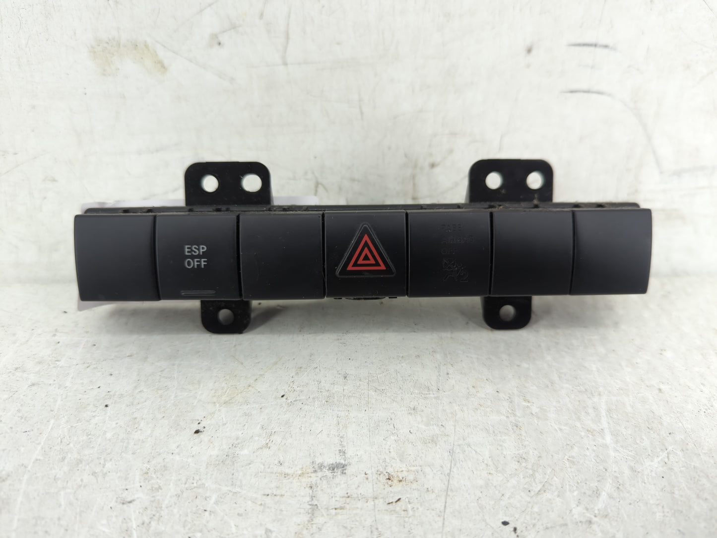 2009 Jeep Liberty Hazard Switch 56046129aa - Oemusedautoparts1.com